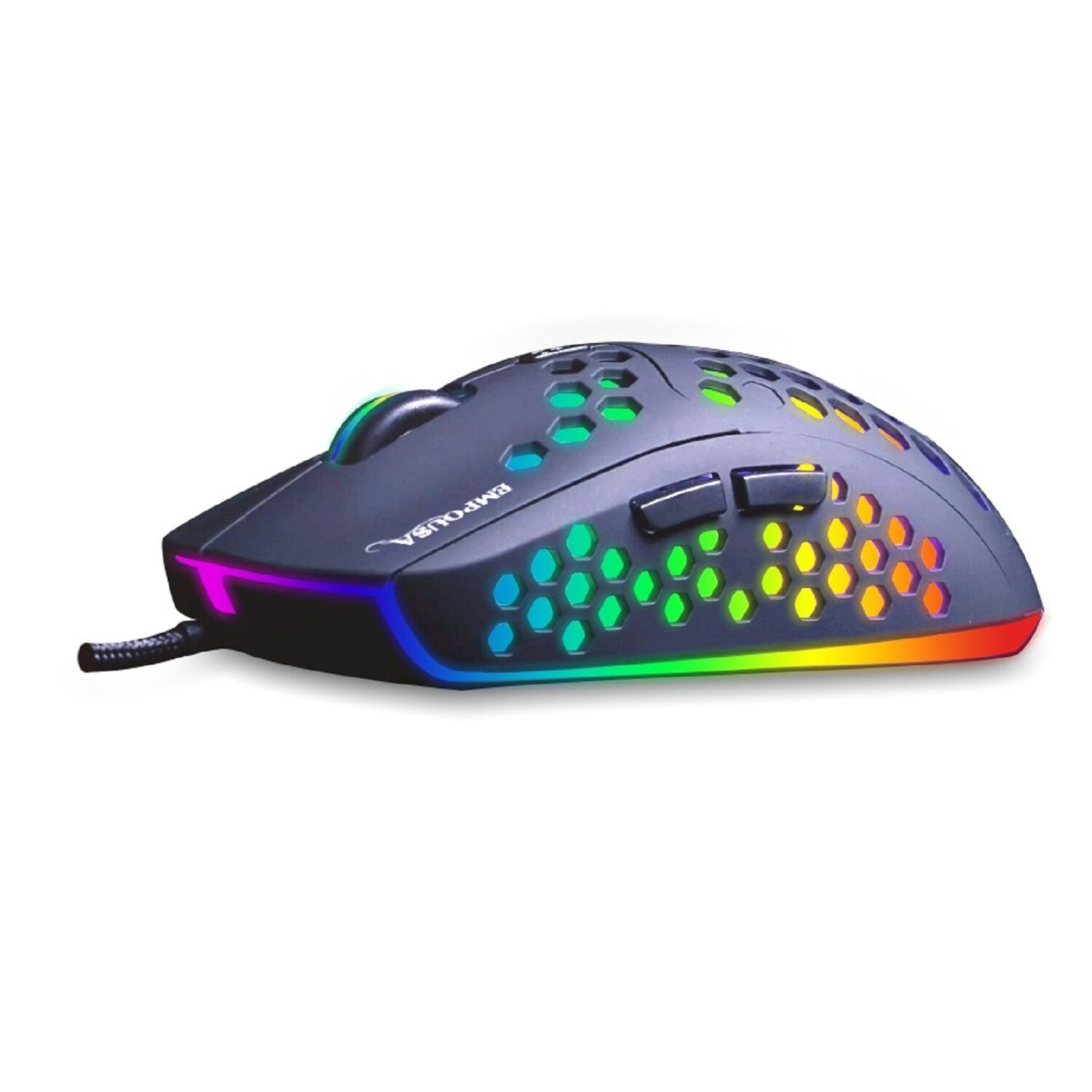 Schwarze Gaming-Maus mit Wabenmuster, RGB-Beleuchtung und Seitentasten auf weißem Hintergrund.