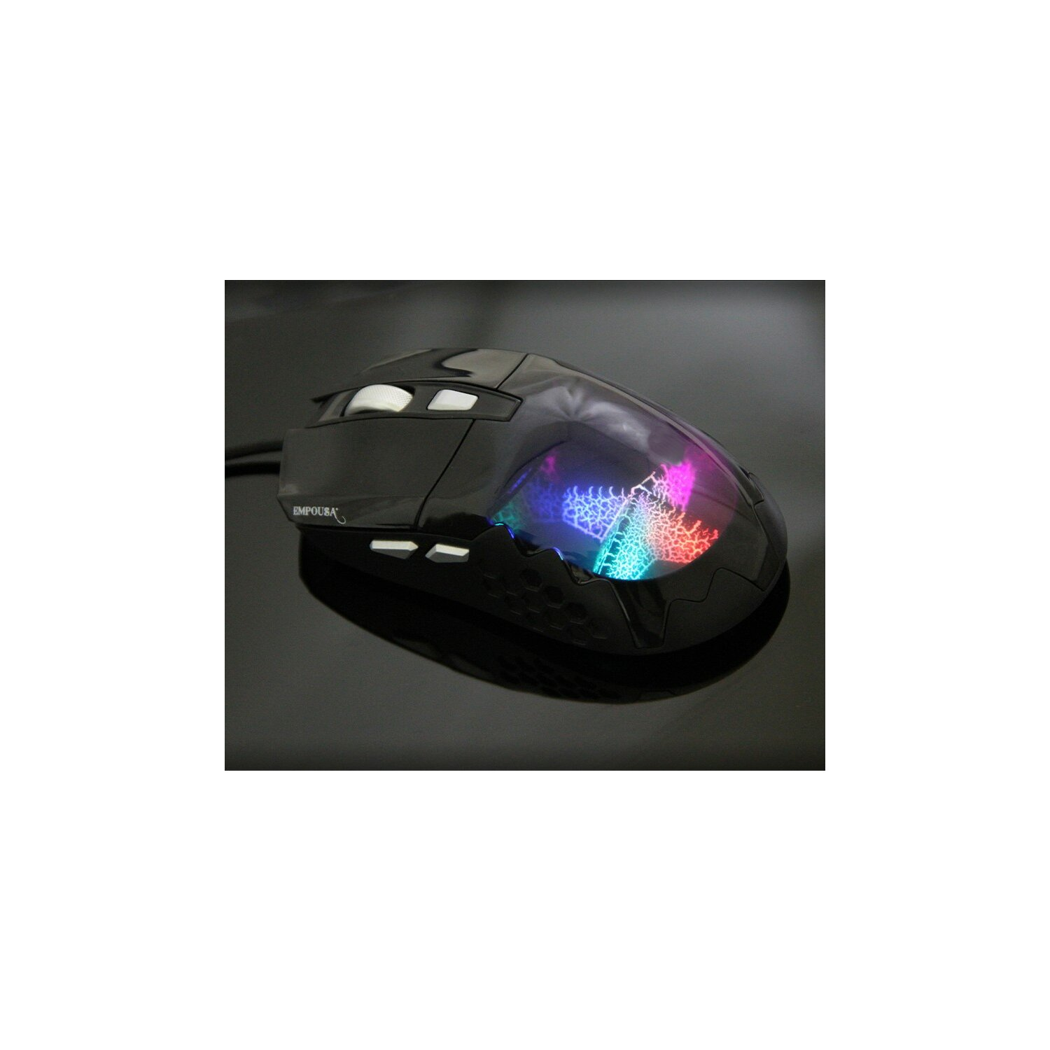 Schwarze Gaming-Maus mit RGB-Beleuchtung und sichtbarem Innendesign.