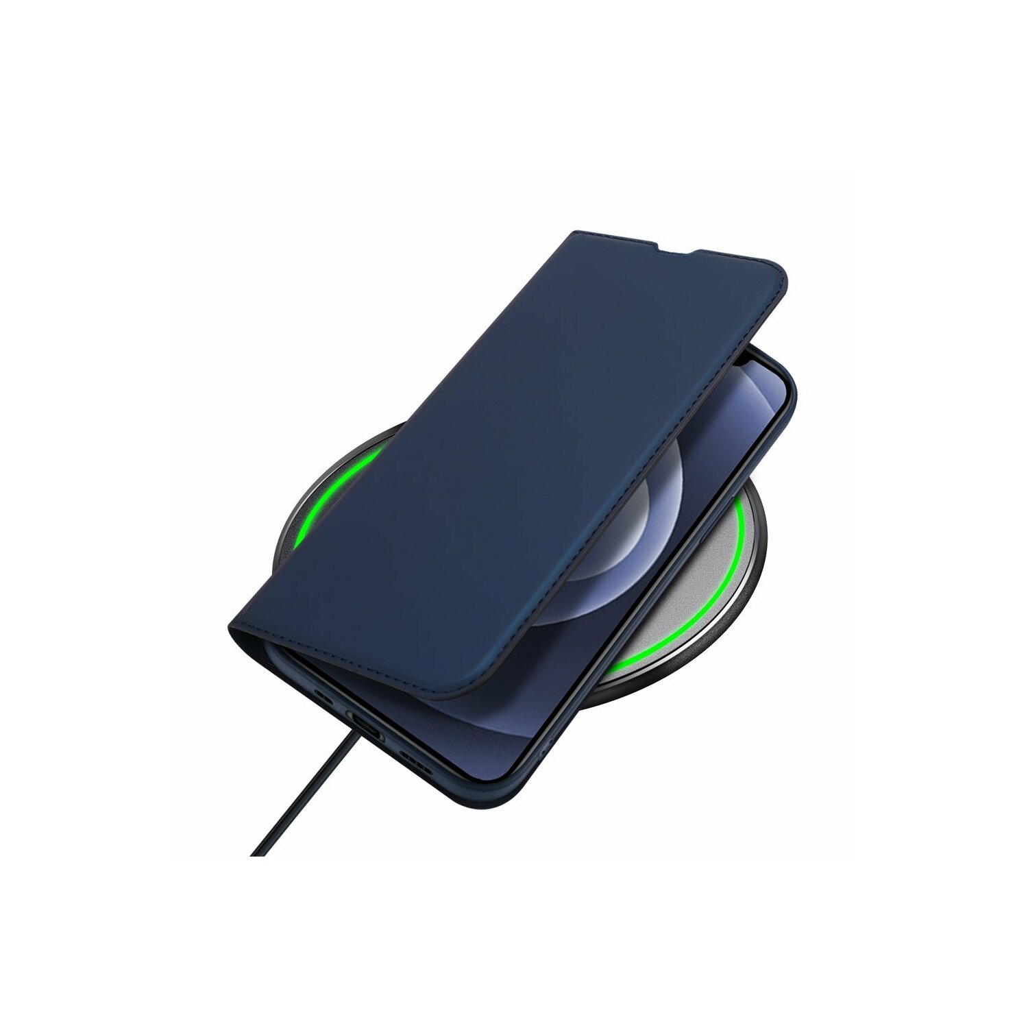 Dunkelblaue Handyhülle mit Telefon auf kabelloser Ladestation.