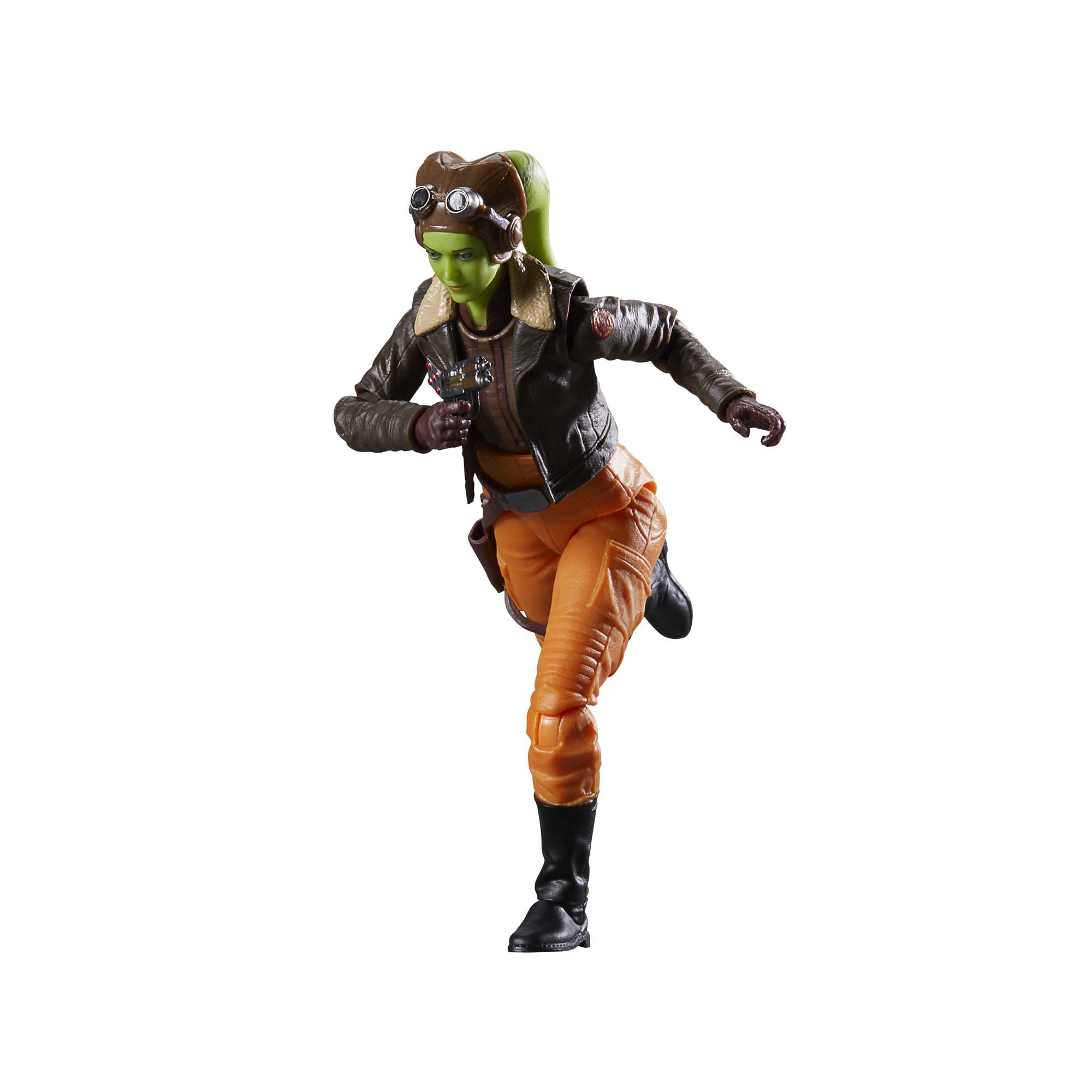 Una mujer de piel verde corriendo con pantalones y chaqueta naranjas. Tiene ojos verdes y una cola de caballo.