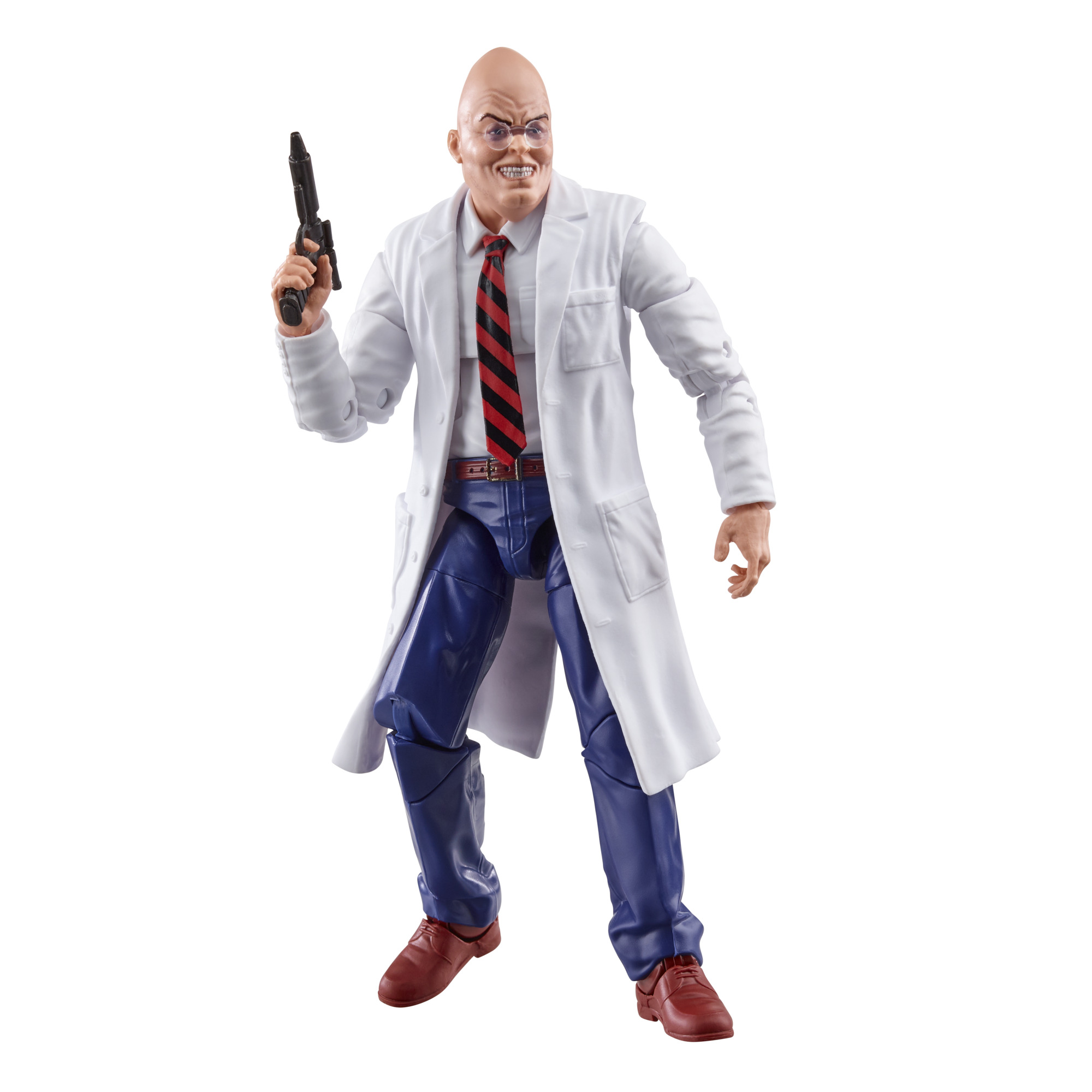 Hombre calvo con gafas, bata blanca de laboratorio, sosteniendo una pistola. Pantalones azules, zapatos rojos y corbata a rayas rojas.
