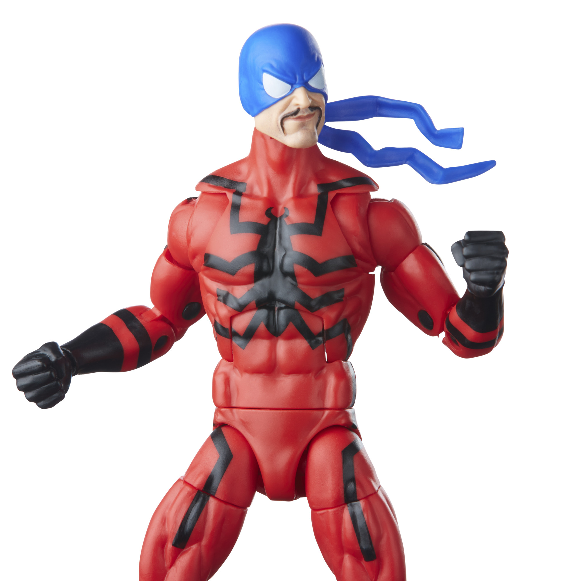 Una figura de acción de Marvel Legends de un superhéroe con traje rojo y negro y máscara azul.