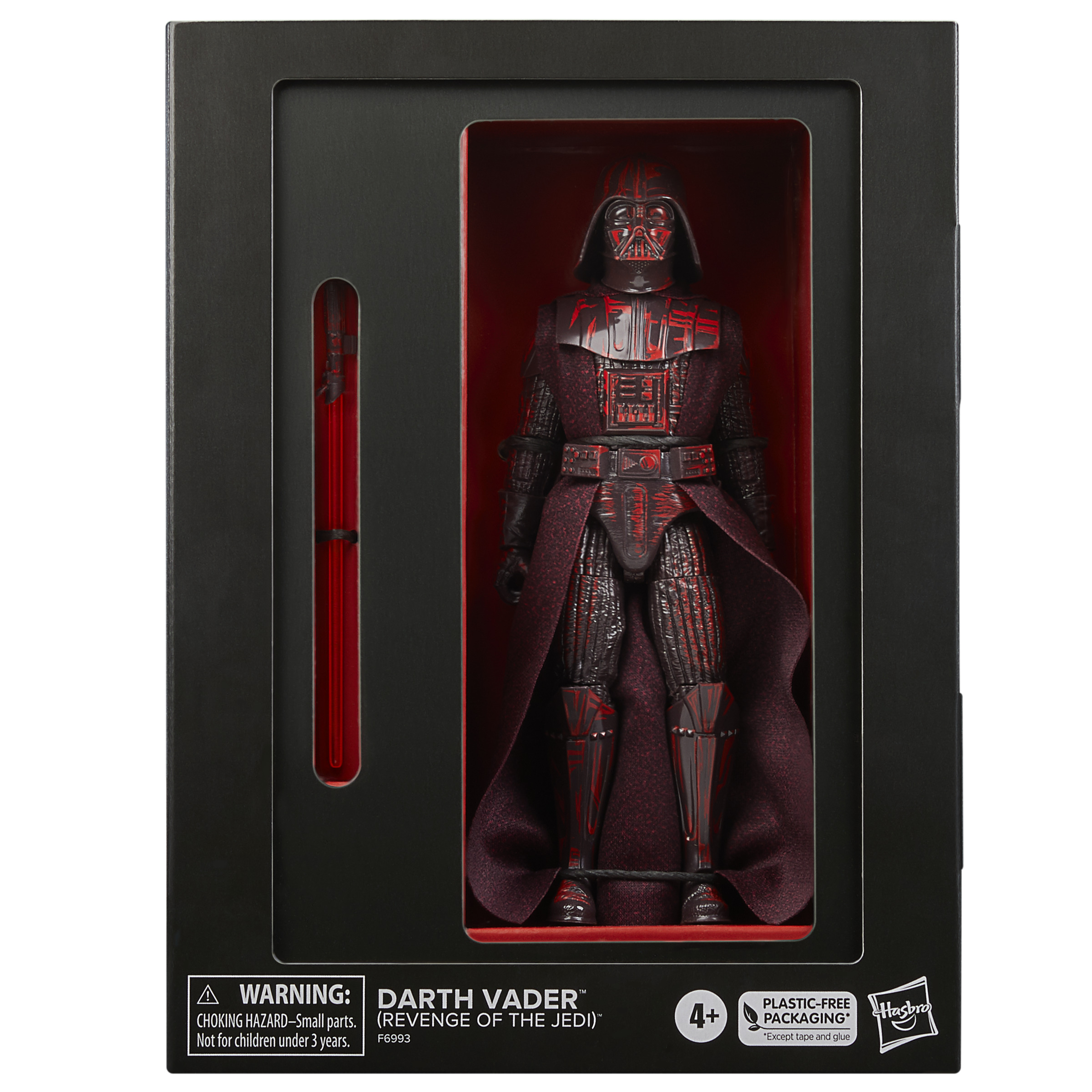 Figura de acción de Darth Vader en caja. Atuendo rojo y negro, capa y casco.