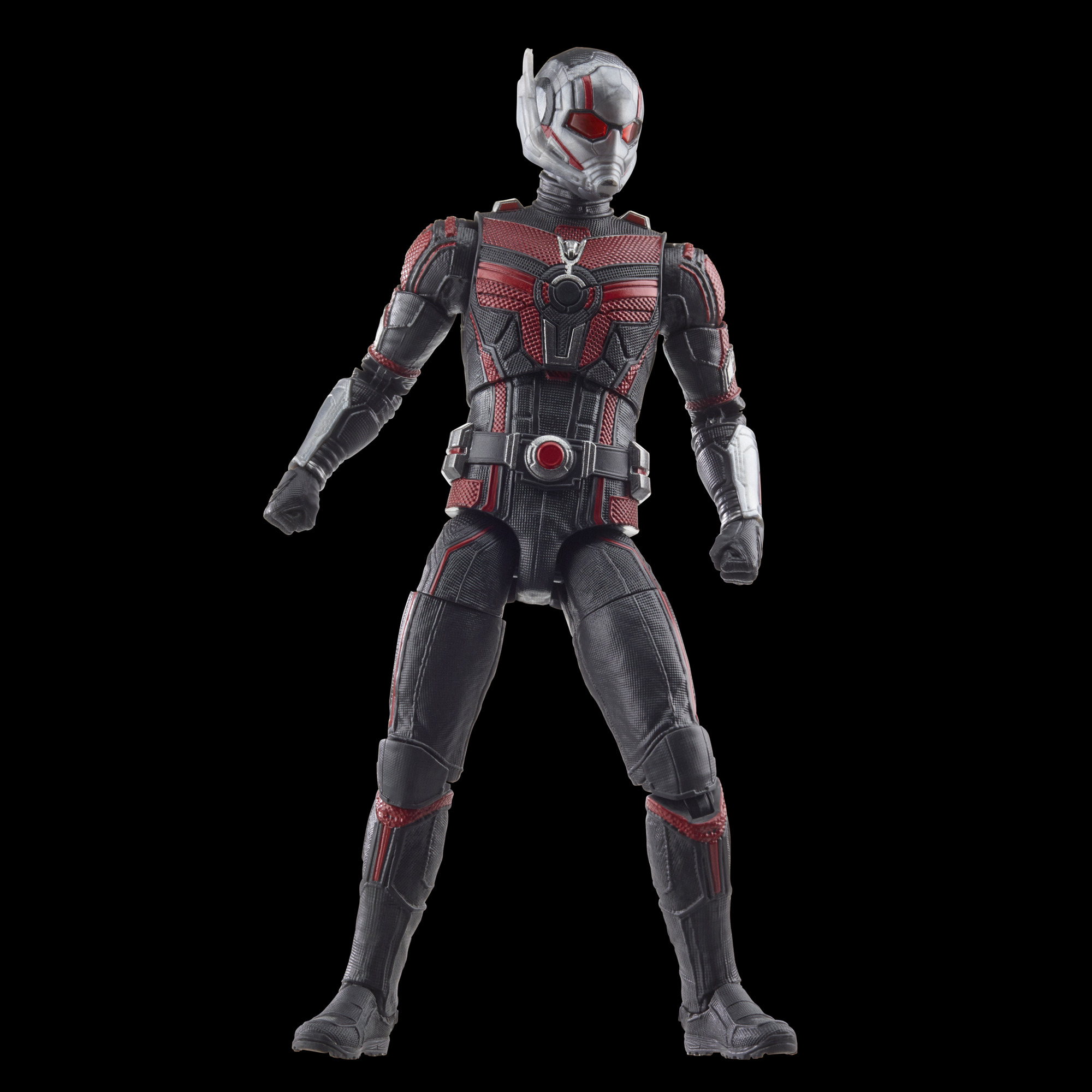 Figura de acción de Ant-Man con traje negro y rojo. La figura está de pie con los brazos a los lados, fondo negro.
