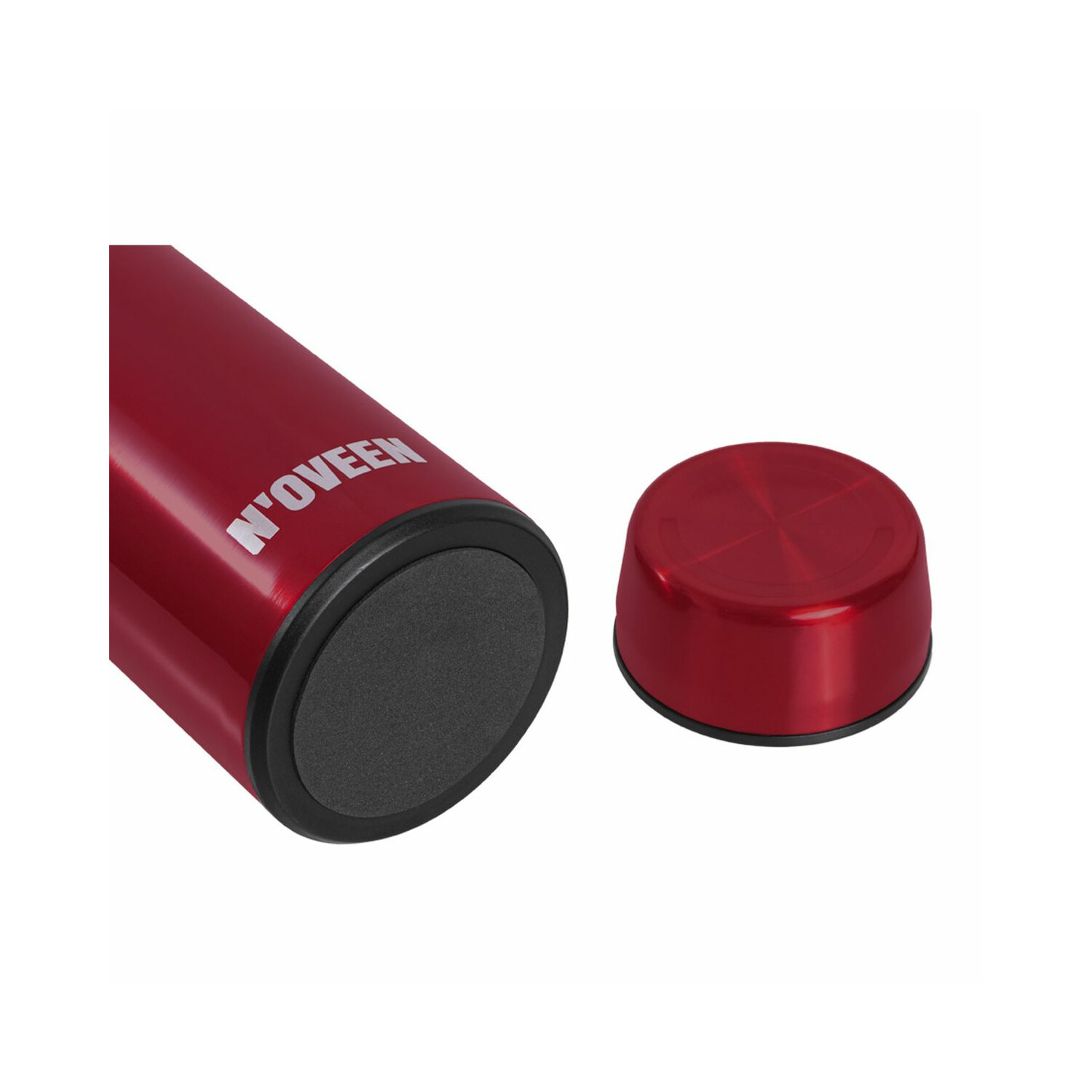Rote Flasche mit schwarzem Boden und separatem roten Deckel. Markenname ist sichtbar.