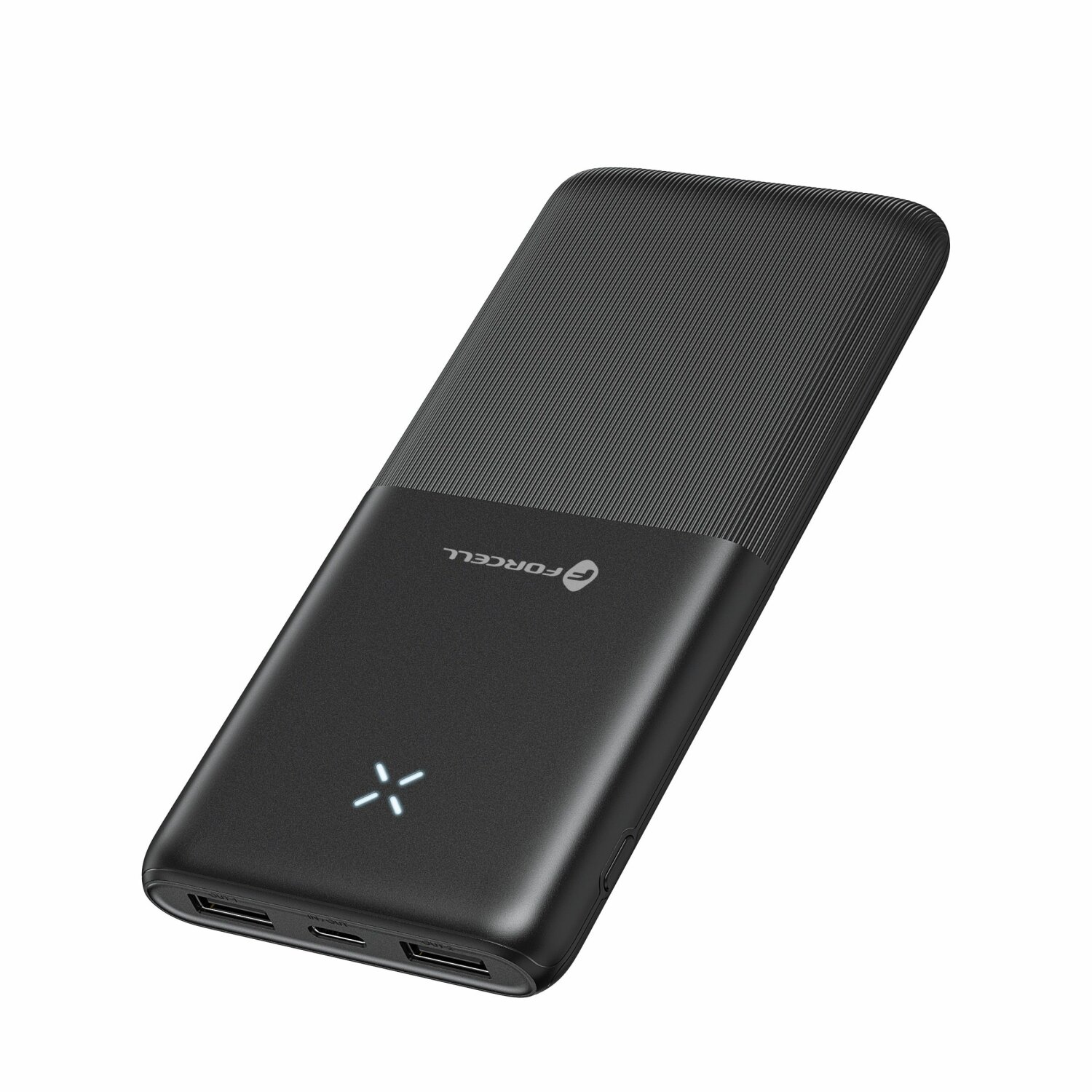 Schwarze Powerbank mit gerippter Oberseite und Anschlüssen. Hat eine weiße Lichtanzeige und den Markennamen FORCELL.