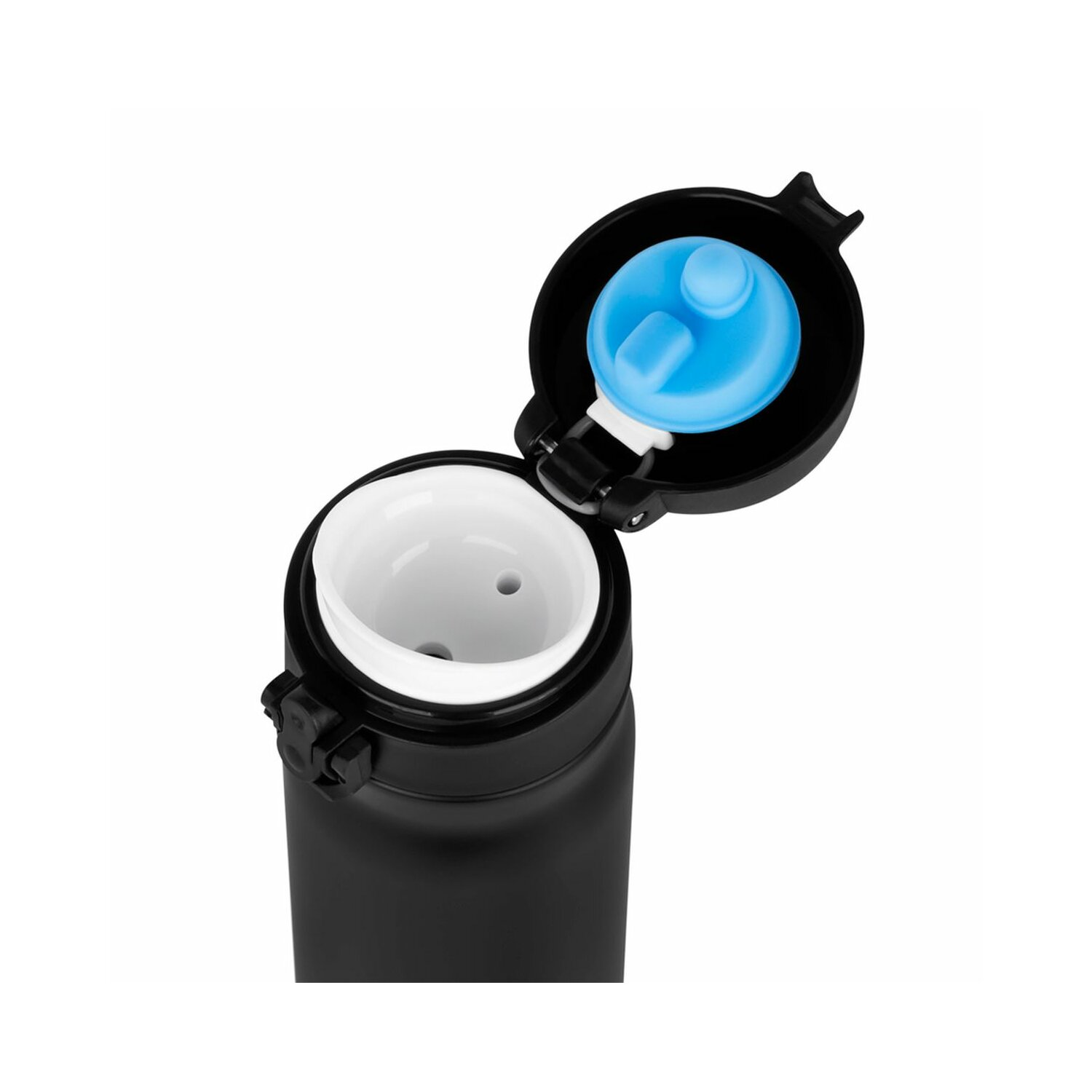 Eine schwarze Wasserflasche mit blauem Deckel ist geöffnet und zeigt das weiße Innere.