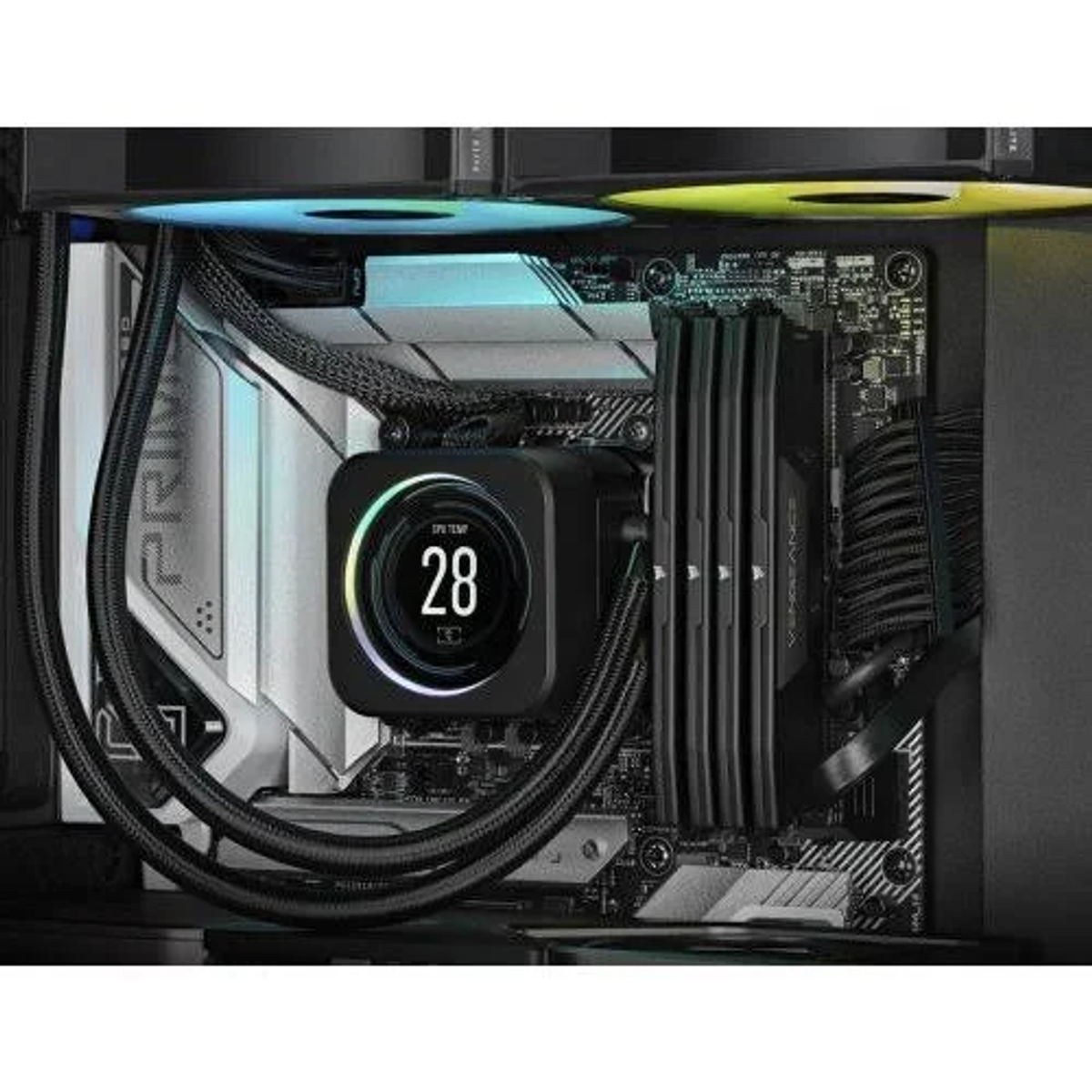 Komponent komputera, czarny kwadrat, z niebieskimi i żółtymi światłami.