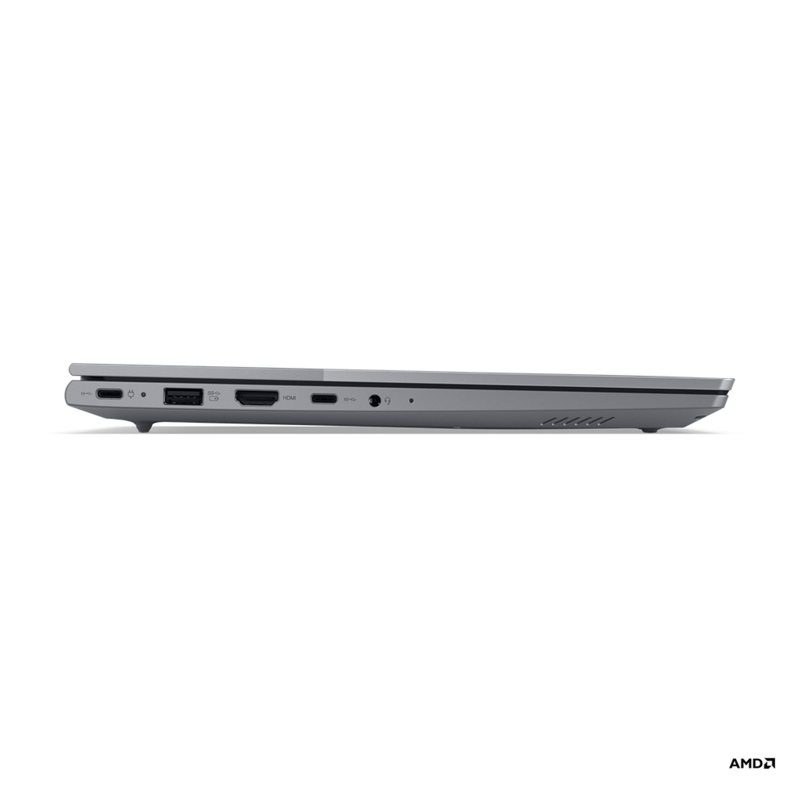 Seitenansicht eines grauen Laptops mit AMD-Logo unten. Der Hintergrund ist weiß.