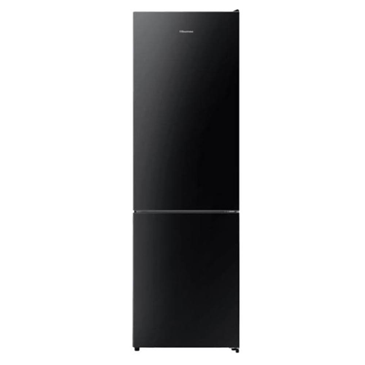 Refrigerador Hisense negro, alto, modelo de dos puertas, con un diseño elegante y minimalista.