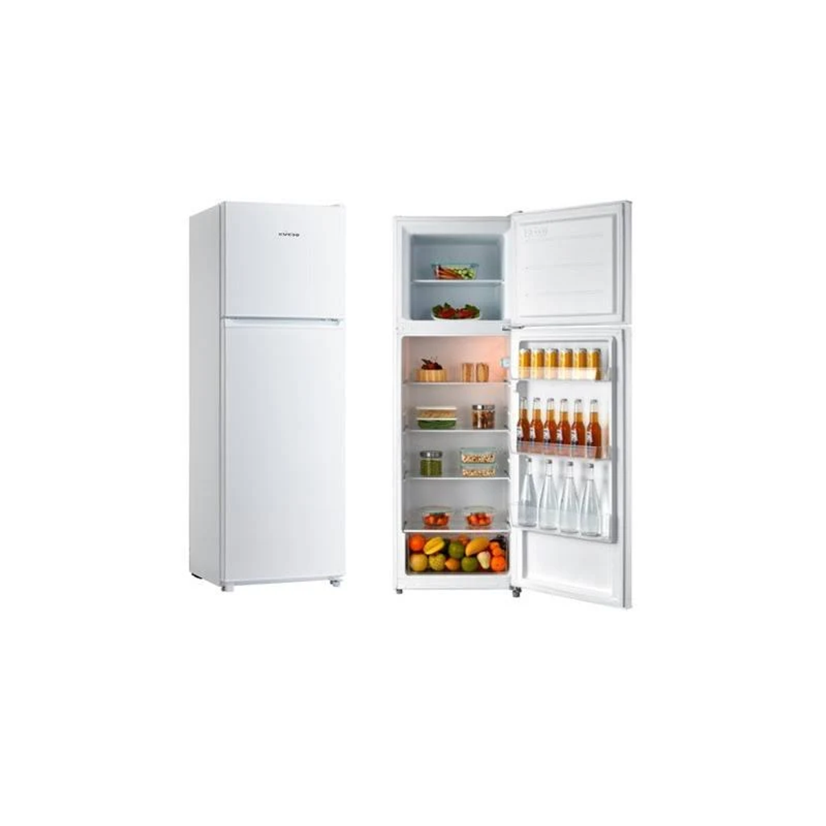 Refrigerador blanco con puerta abierta, mostrando estantes con alimentos y bebidas.