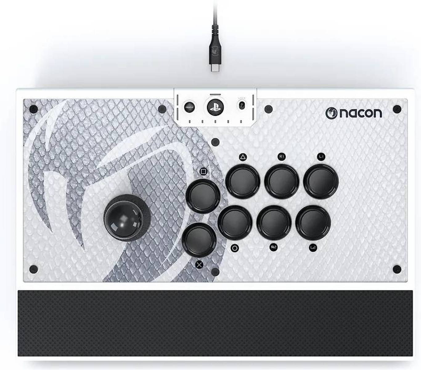 Weiß-schwarzer Gaming-Controller mit Knöpfen, Joystick und Schlangenleder-Design auf Weiß.
