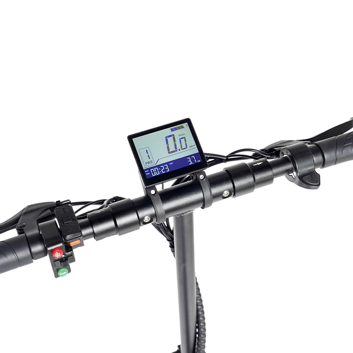 Zbliżenie kierownicy hulajnogi elektrycznej wyświetlającej prędkość, czas i inne dane.