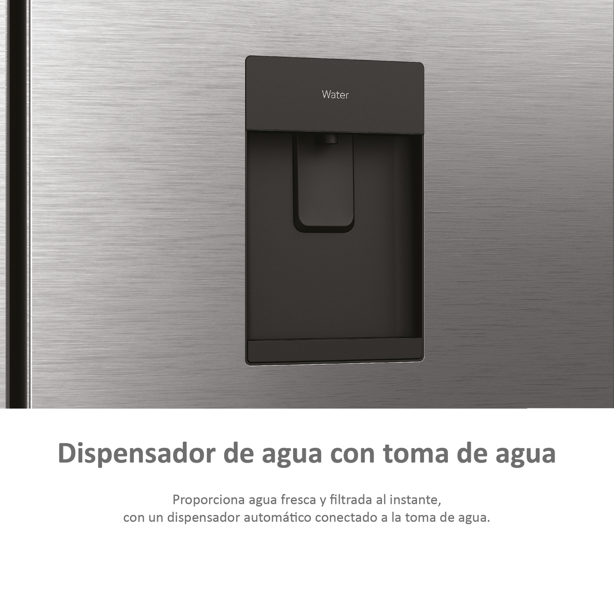 Refrigerador de acero inoxidable con dispensador de agua etiquetado como 'Agua'.