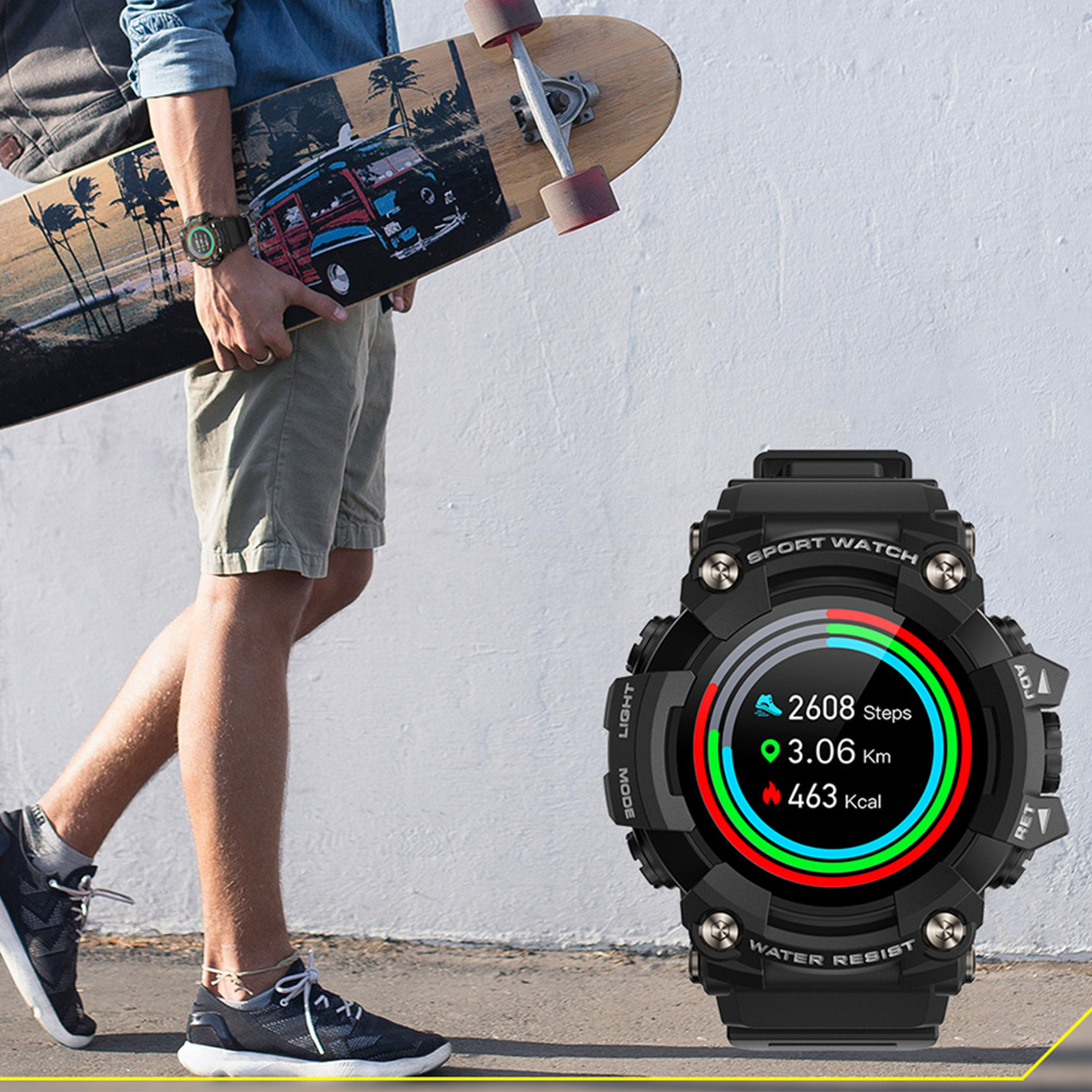 Orologio sportivo nero al polso con skateboard. Mostra passi, distanza e calorie bruciate.