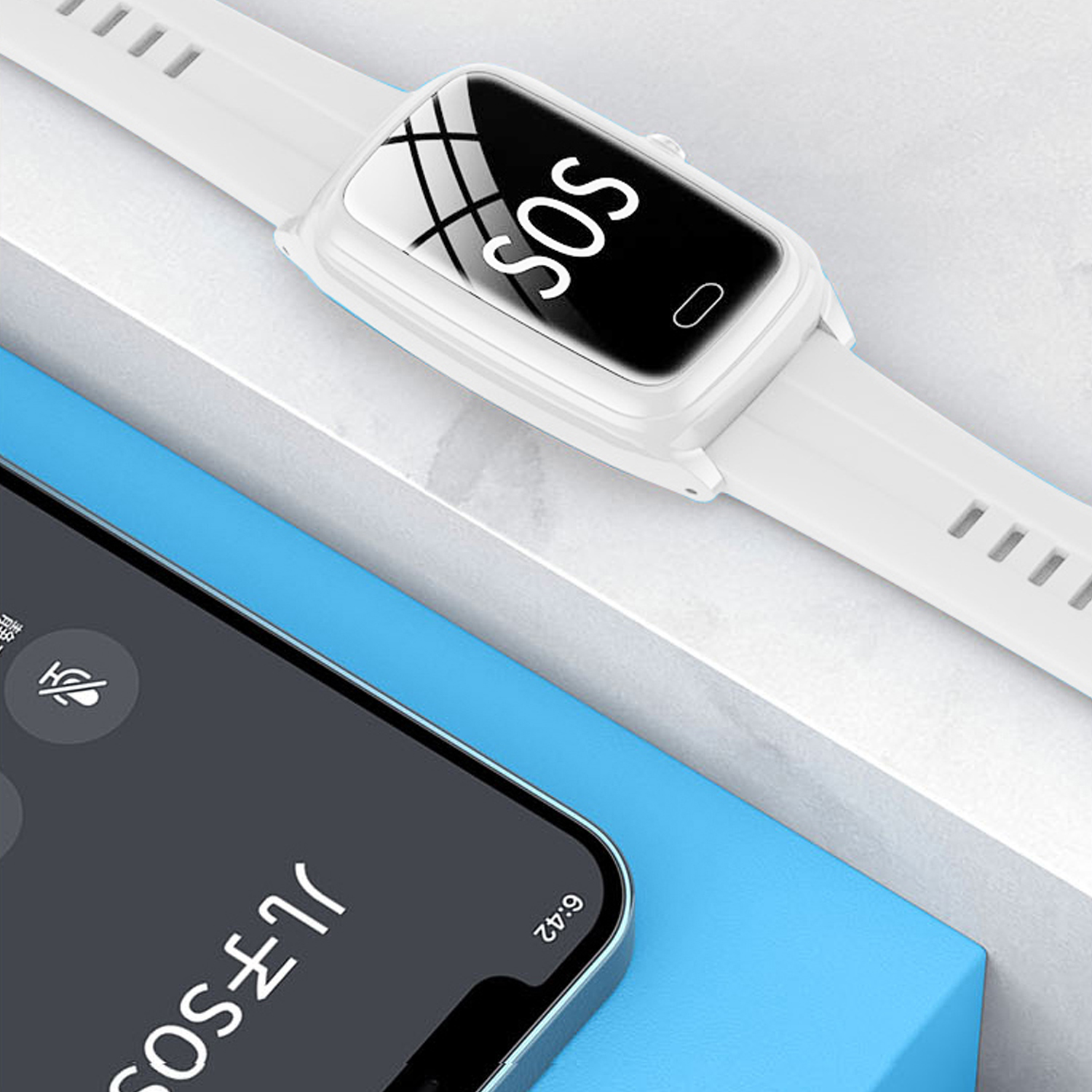 Eine Smartwatch mit weißem Armband, die SOS-Funktion auf dem Bildschirm zeigt.