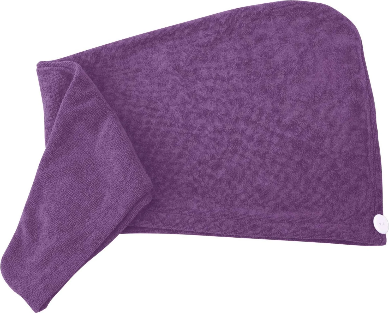 Una toalla de pelo morada envuelta y abotonada, lista para usar. Es una toalla de microfibra para secar el cabello.