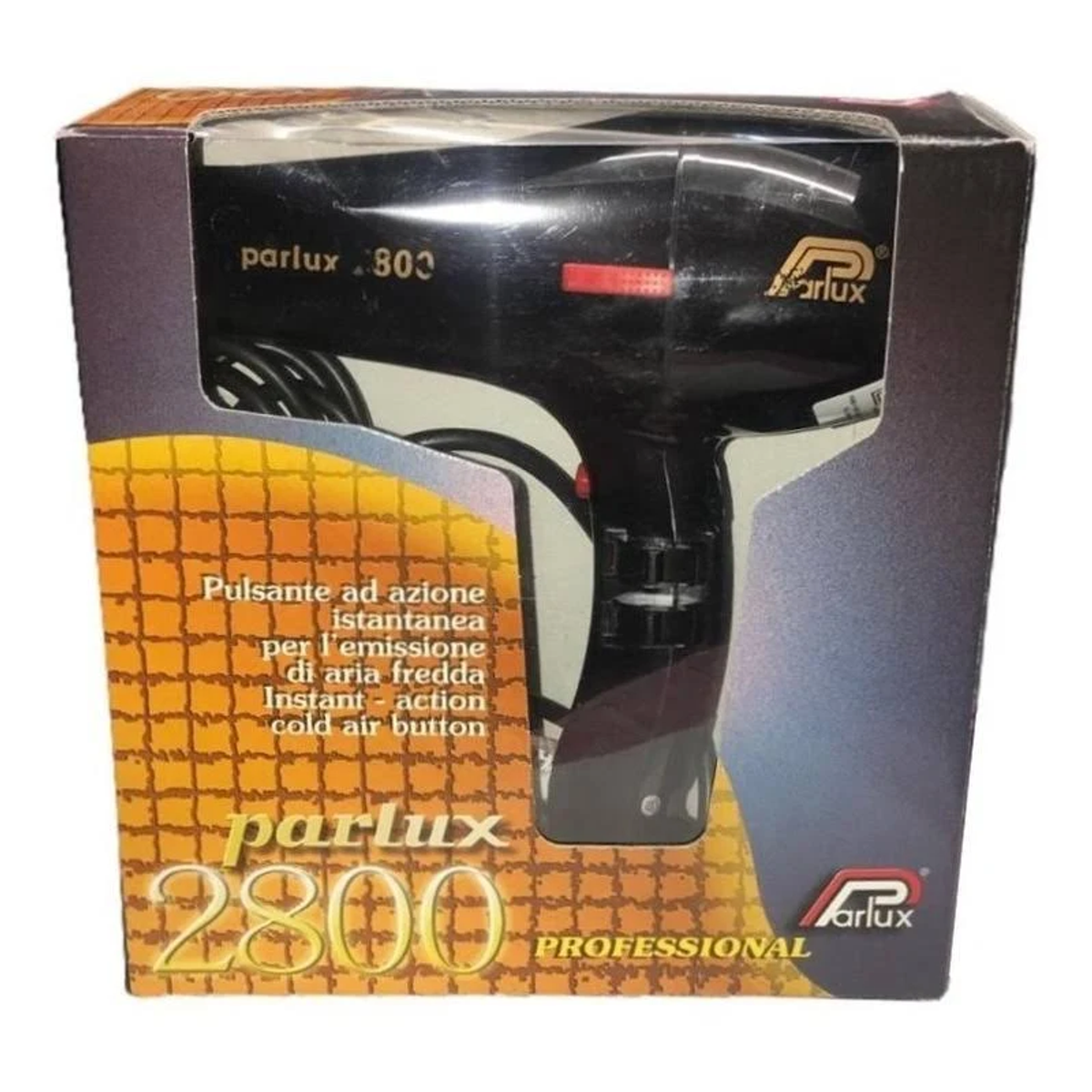 Zbliżenie na srebrną golarkę na czarnym tle, widoczne ostrze.