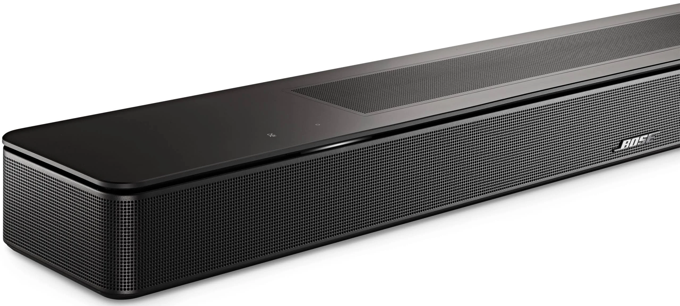 Eine schwarze Soundbar auf weißem Hintergrund. Sie hat eine Netzfront und das Bose-Logo.