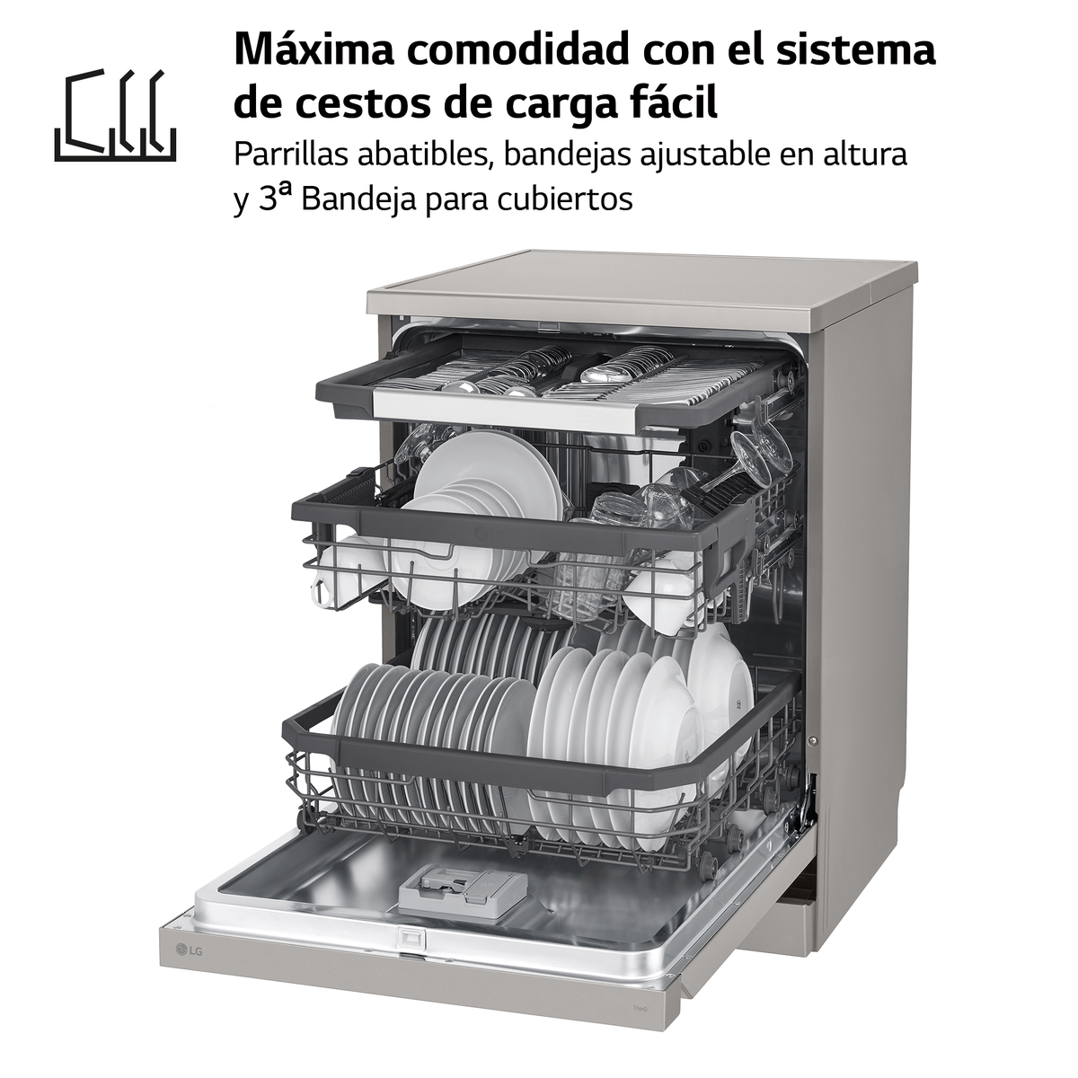 Lavavajillas con puerta abierta, cargado de platos.