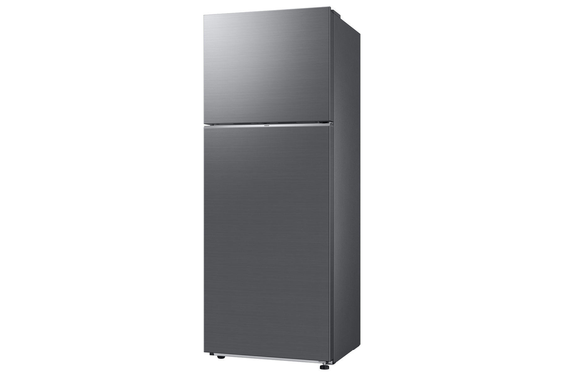 Un refrigerador gris con congelador superior se encuentra en posición vertical sobre un fondo blanco. Tiene un diseño y acabado modernos.
