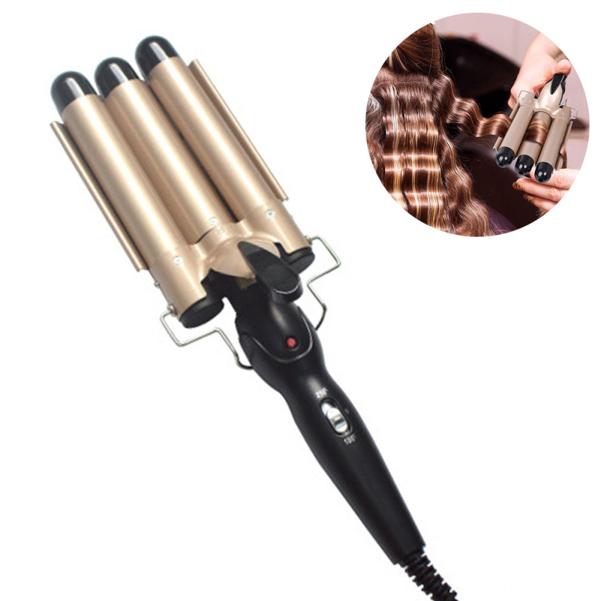 Goldfarbenes Lockenstab mit 3 Heizstäben. Nahaufnahme zeigt Haare locken.