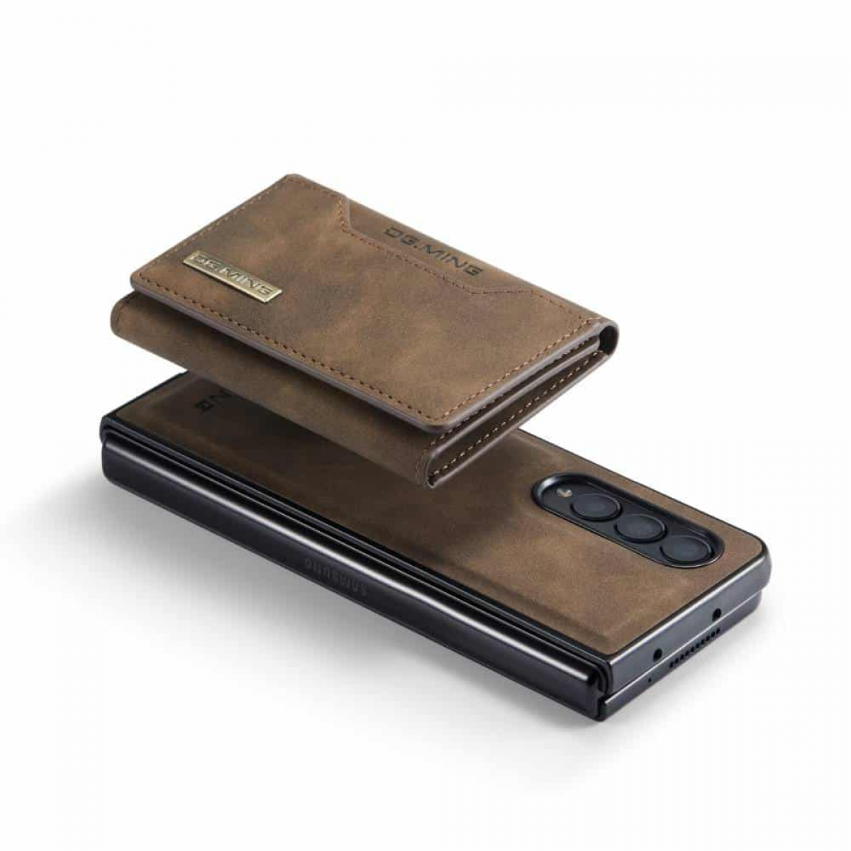 Eine braune Leder-Handyhülle mit einem zusammengeklappten Portemonnaie auf einem schwarzen Telefon.
