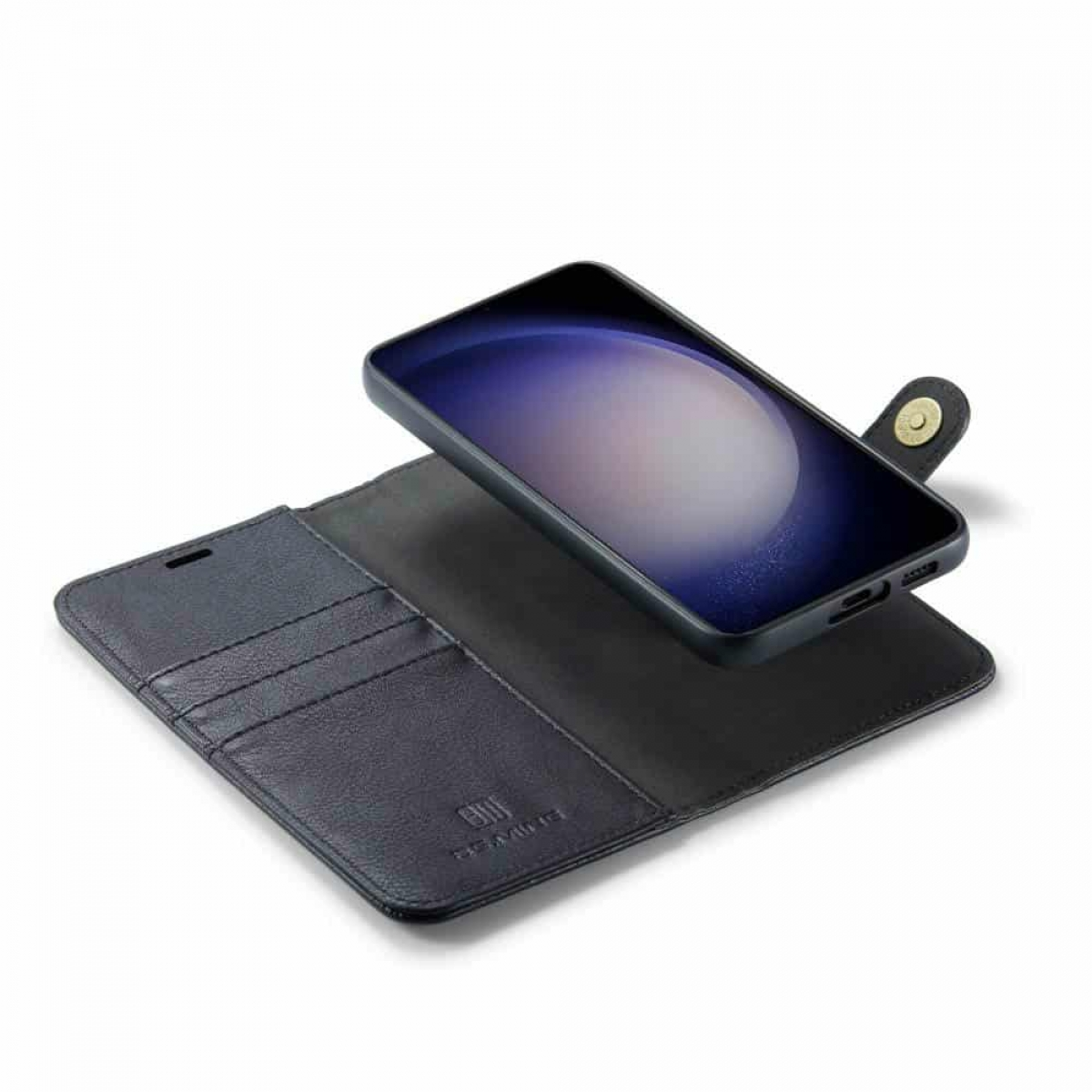 Schwarzes Telefon in schwarzer Lederhülle. Die Hülle ist geöffnet.