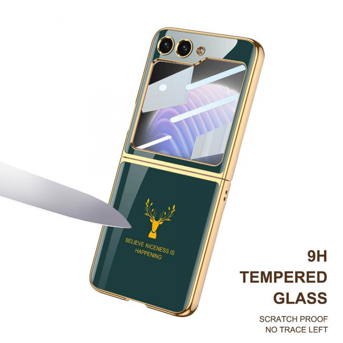 Dunkelgrüne und goldene Handyhülle mit Hirschlogo und Glas, Messer zeigt Kratzfestigkeit.