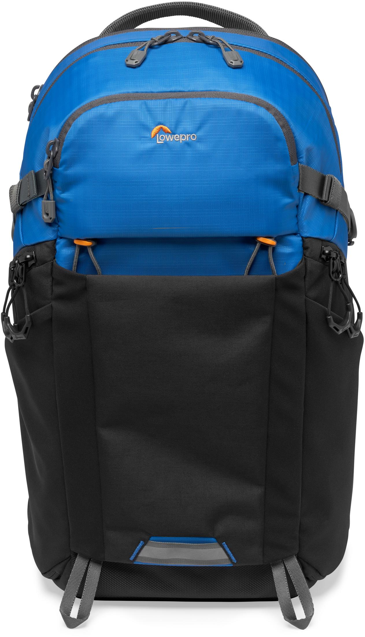 Blauer und schwarzer Rucksack mit orangefarbenen Akzenten. Das Lowepro-Logo befindet sich oben auf dem Rucksack.