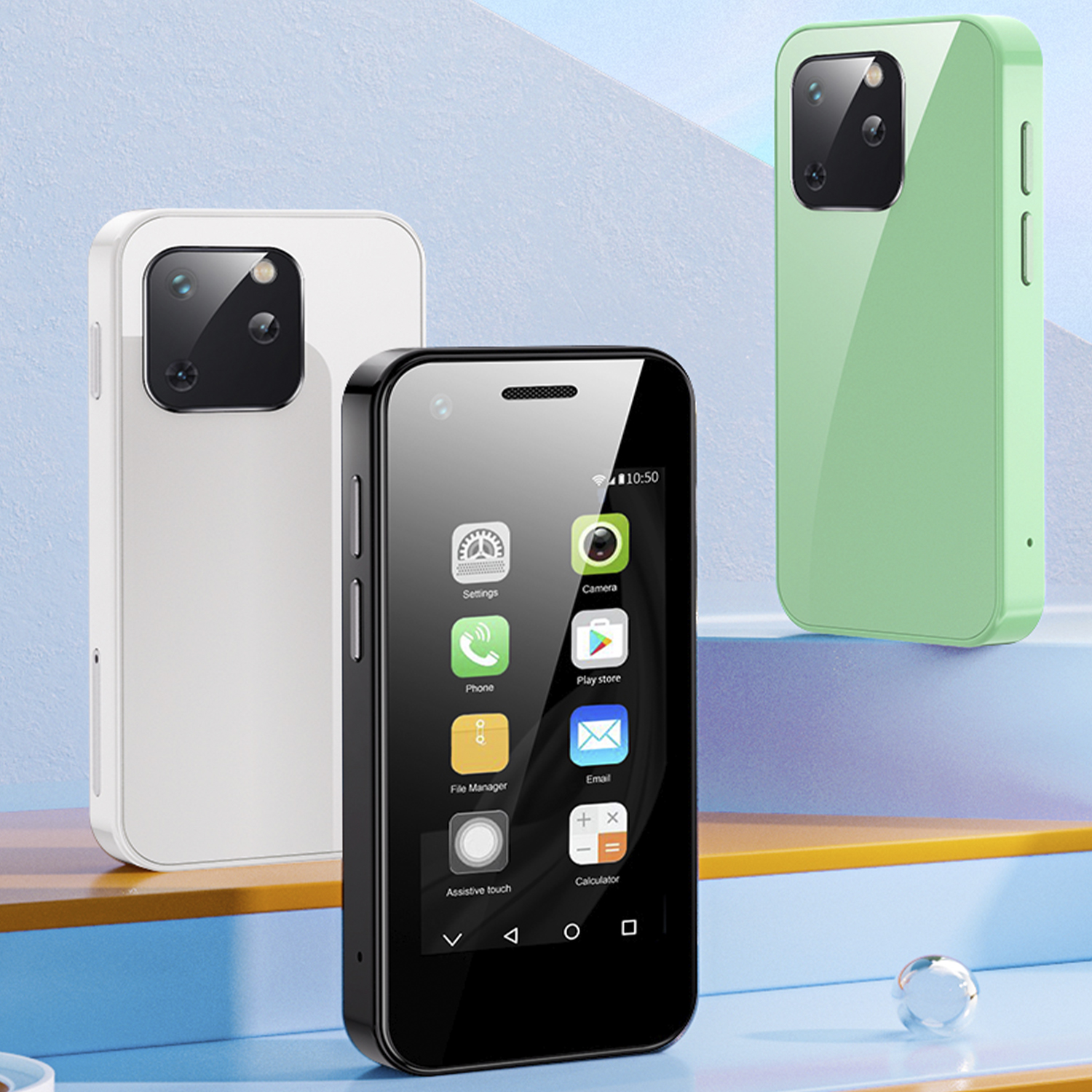 Drei Smartphones in Weiß, Schwarz und Grün, die App-Symbole zeigen. Sie befinden sich auf einem blauen Farbverlaufshintergrund mit einer Kristallkugel.