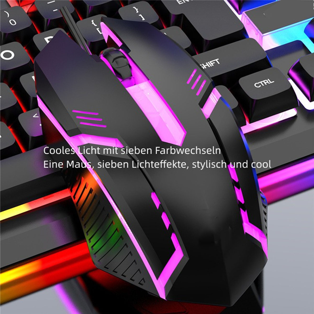Gaming-Maus mit RGB-Beleuchtung auf einer Tastatur. Schwarz und rosa Farben.