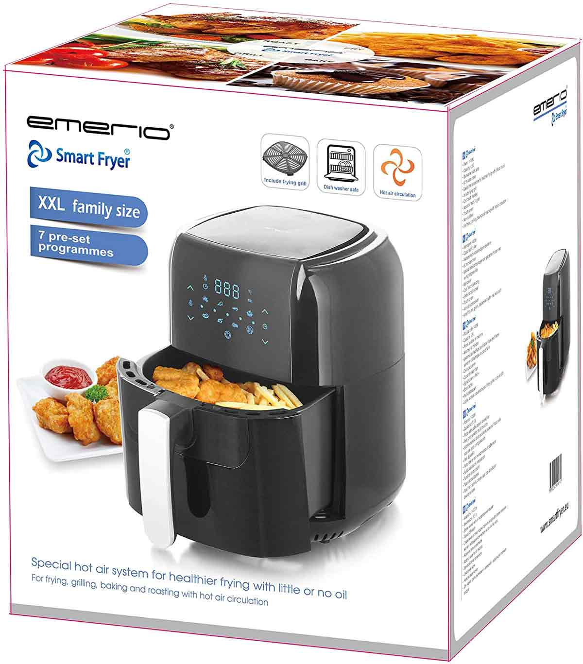 Eine schwarze Heißluftfritteuse mit Essen. Es ist auf weißem Hintergrund. Die Verpackung ist im Hintergrund.