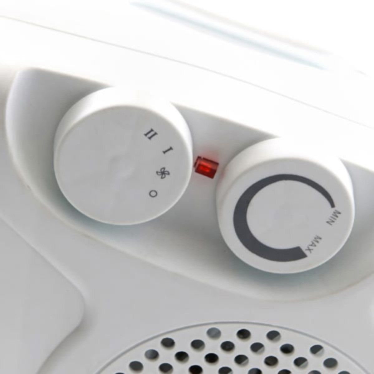 Electrodoméstico blanco con dos diales. Uno tiene un símbolo de ventilador, el otro dice MIN/MAX.