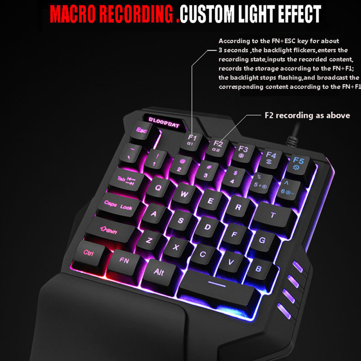 Schwarze Gaming-Tastatur mit farbenfroher Beleuchtung. Text über Makroaufnahmefunktion.