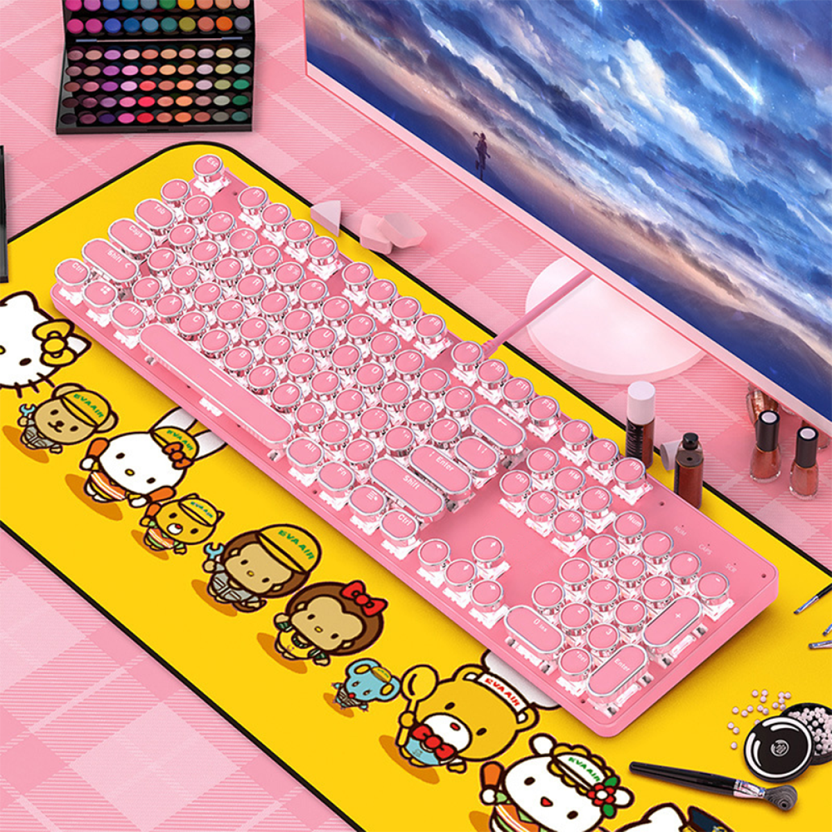 Eine rosa Tastatur im Retro-Stil auf einer gelben Schreibtischunterlage mit Comicfiguren und einem Bildschirm.