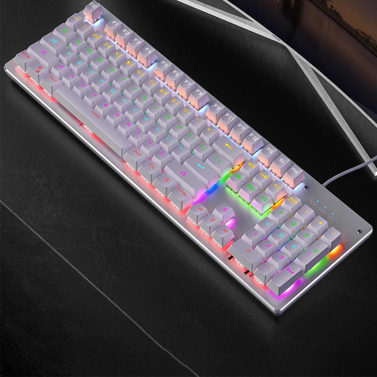 Gaming-Tastatur mit bunten, hintergrundbeleuchteten Tasten, weißem Gehäuse und schwarzer Oberfläche.