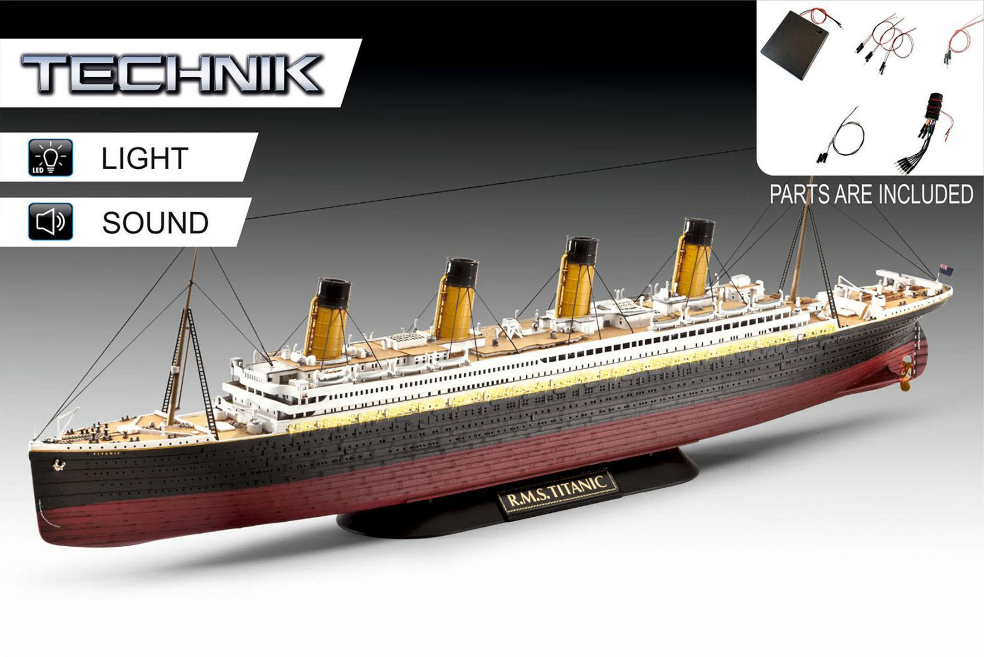 Ein Modell des Schiffes Titanic. Kleine Teile sind enthalten, zusammen mit Licht- und Sounddetails.