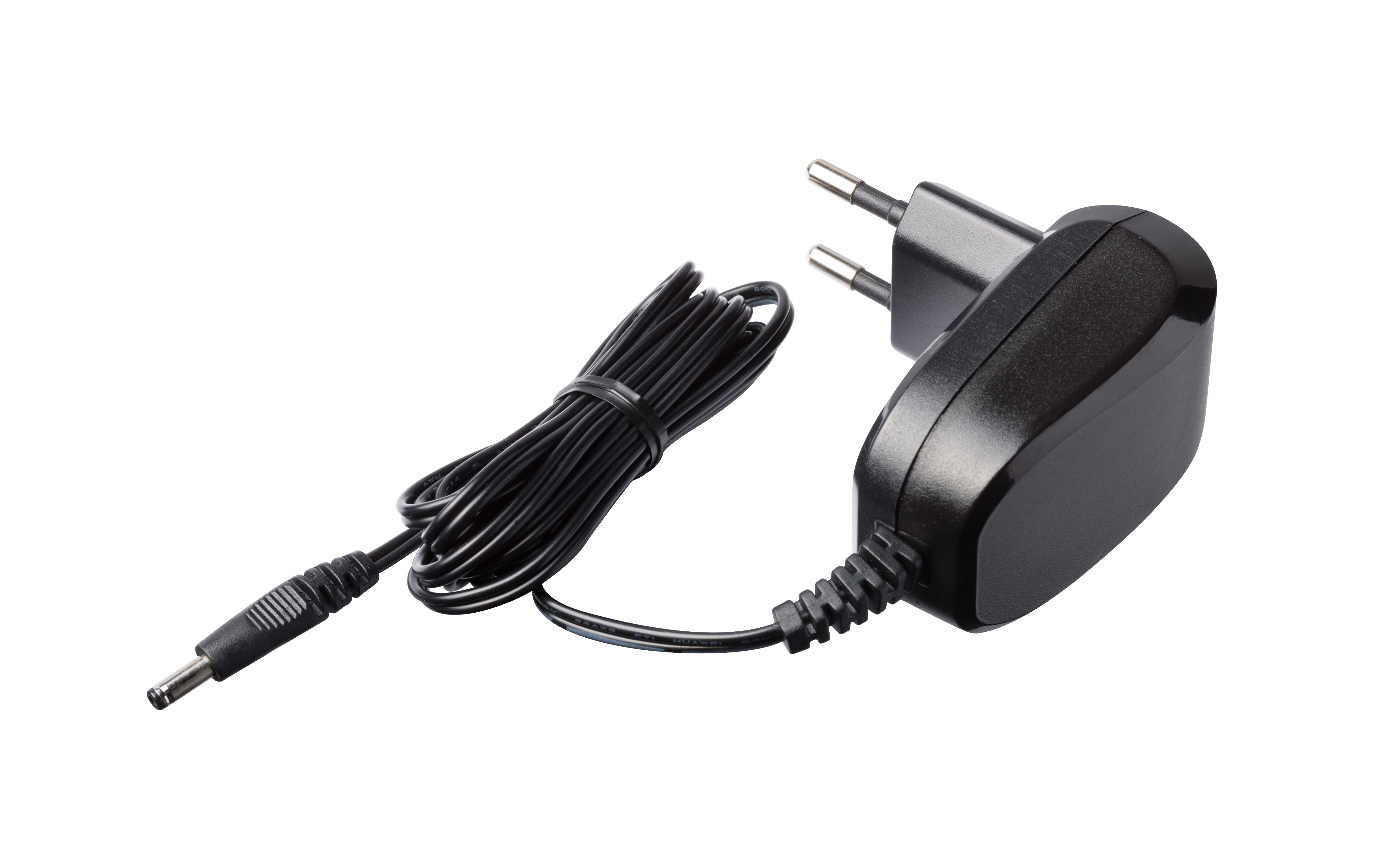 Schwarzer Netzadapter mit Kabel und kleinem Stecker, der an einem Netzstecker angeschlossen ist.