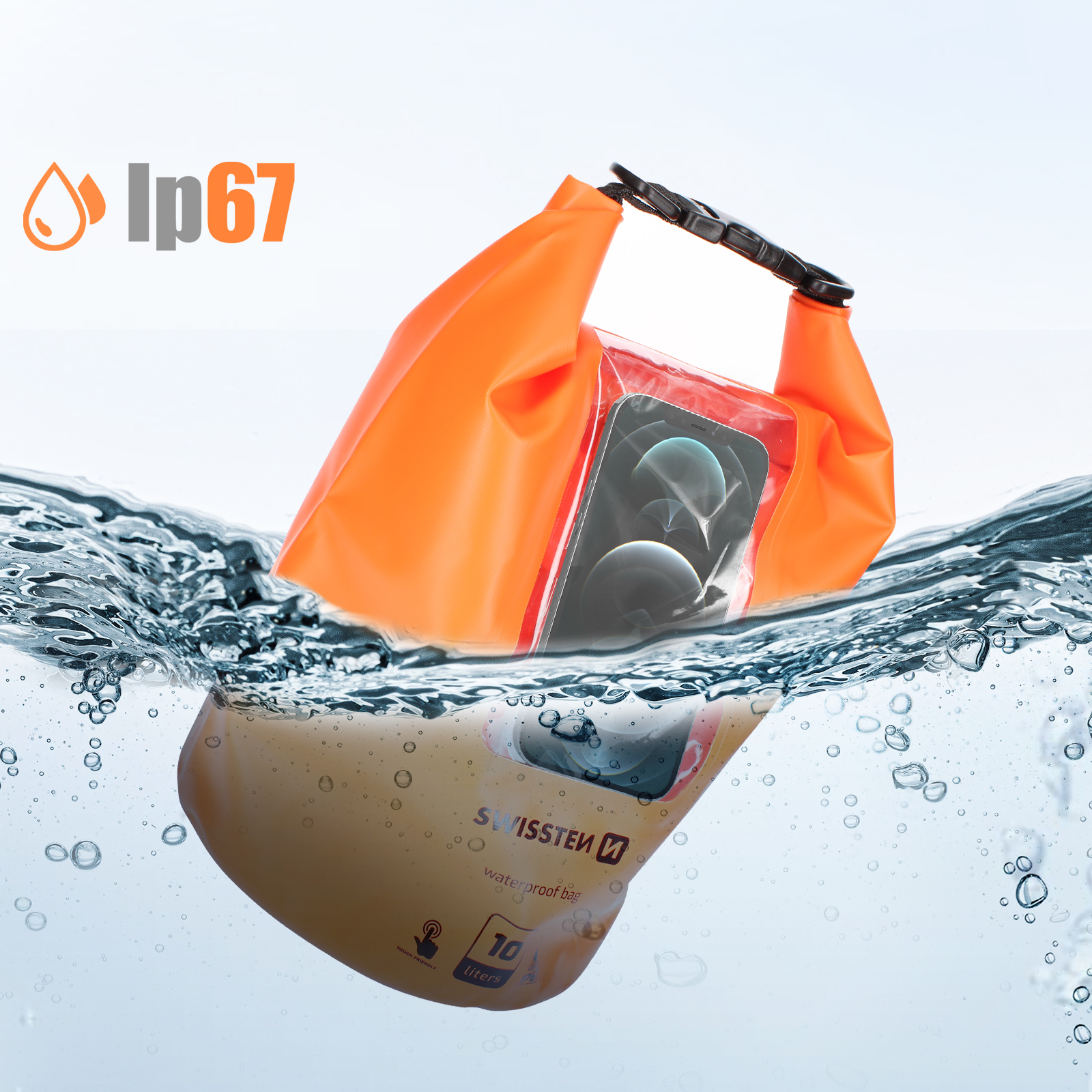 Orange wasserdichte Tasche mit Telefon darin, schwimmt im Wasser. Logo 'Ip67' oben.