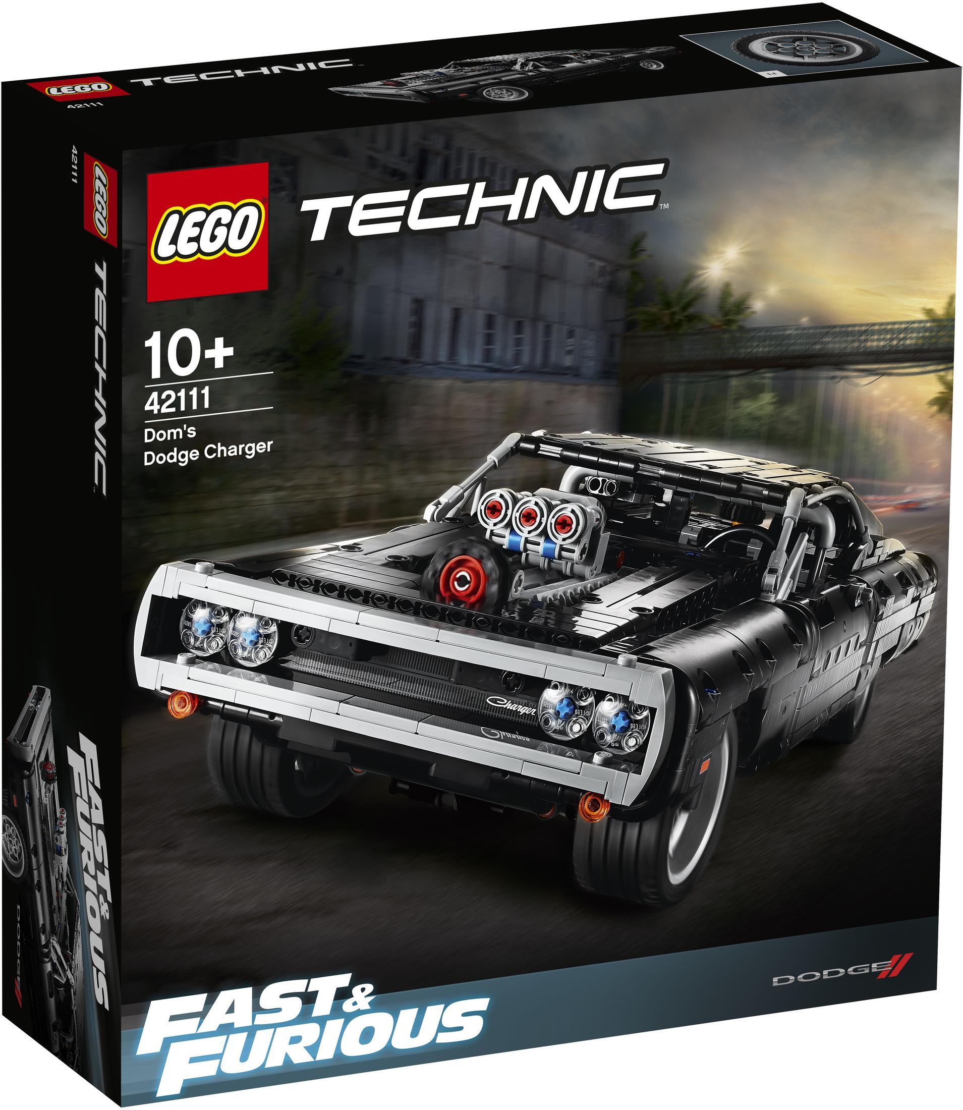 Lego Technic Box von Doms Dodge Charger, schwarzes Automodell in einer Straßenszene.