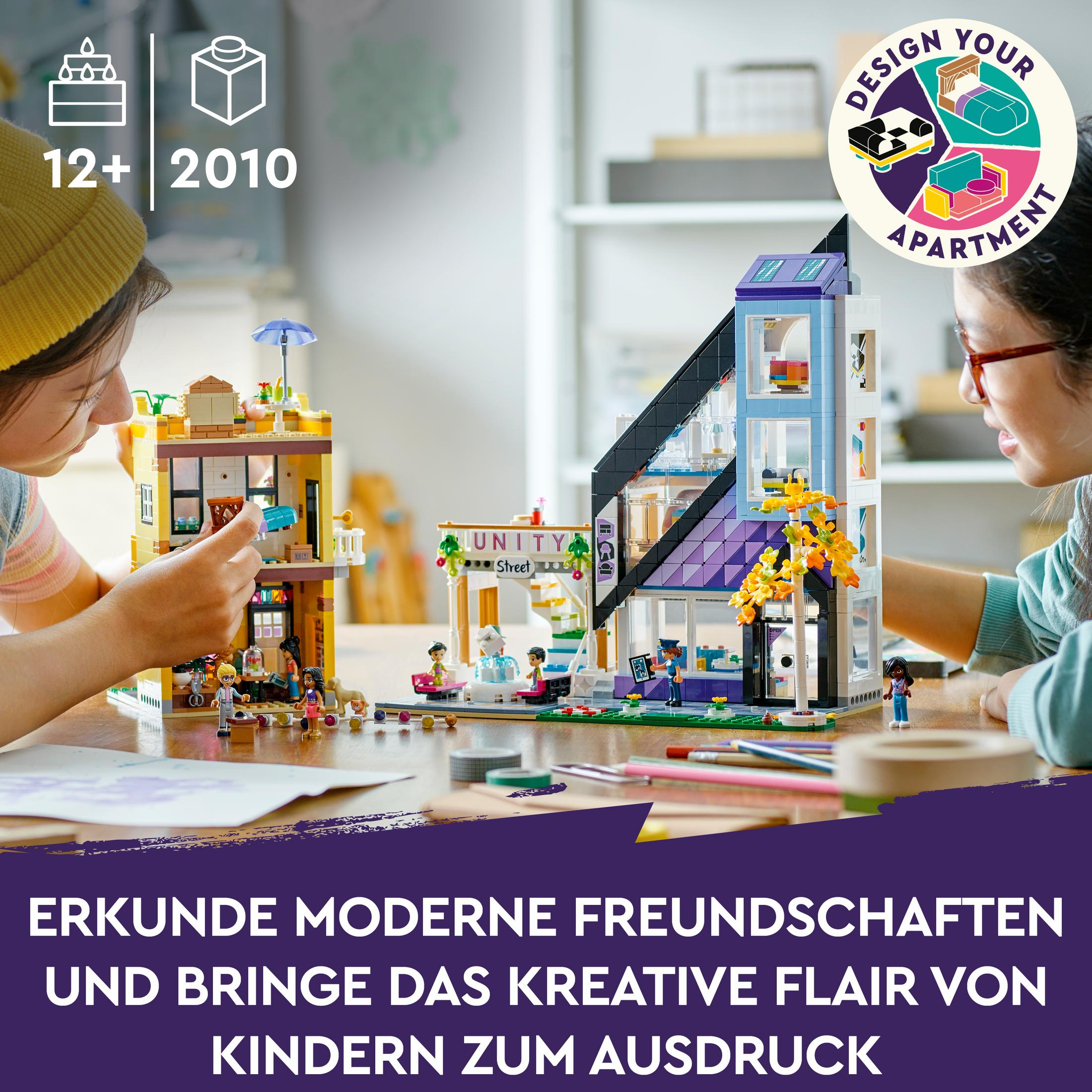 Dos niños construyendo edificios de apartamentos Lego, con superposición de texto.