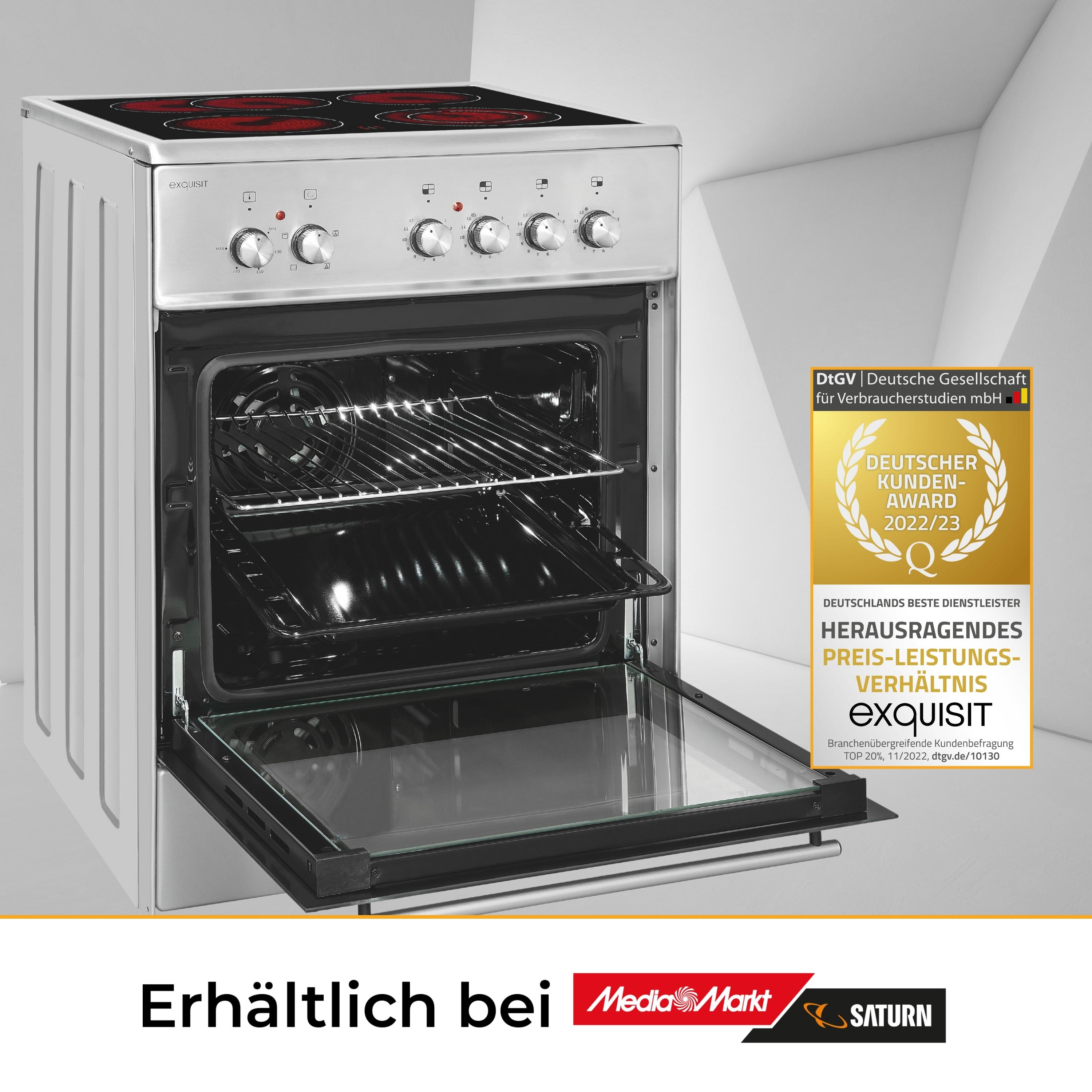 Silberner Ofen mit offener Tür, Energieeffizienzlabel. Der Ofen befindet sich in einer Küche.