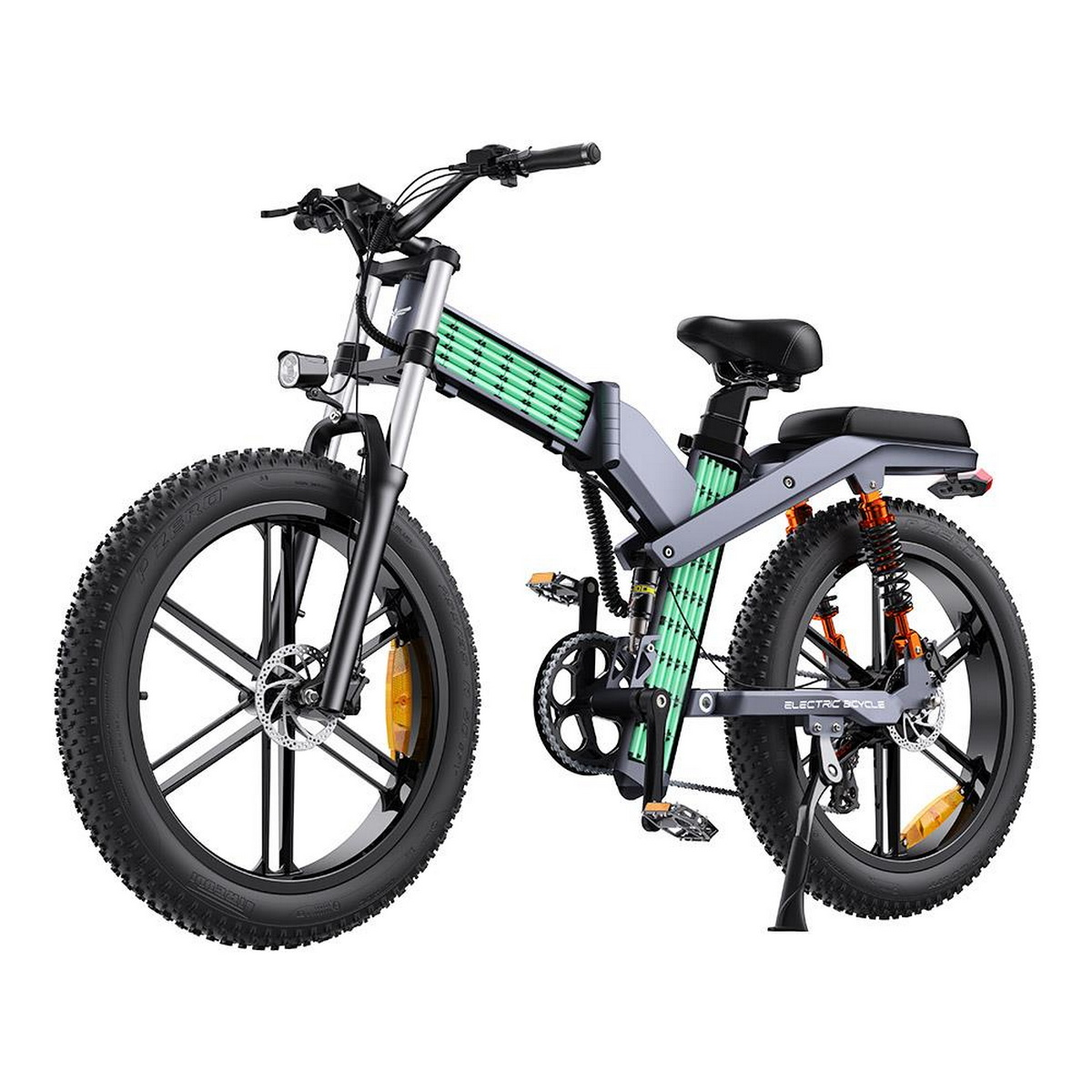 Ein Elektrofahrrad mit grünem Akku, robusten Reifen auf weißem Hintergrund.