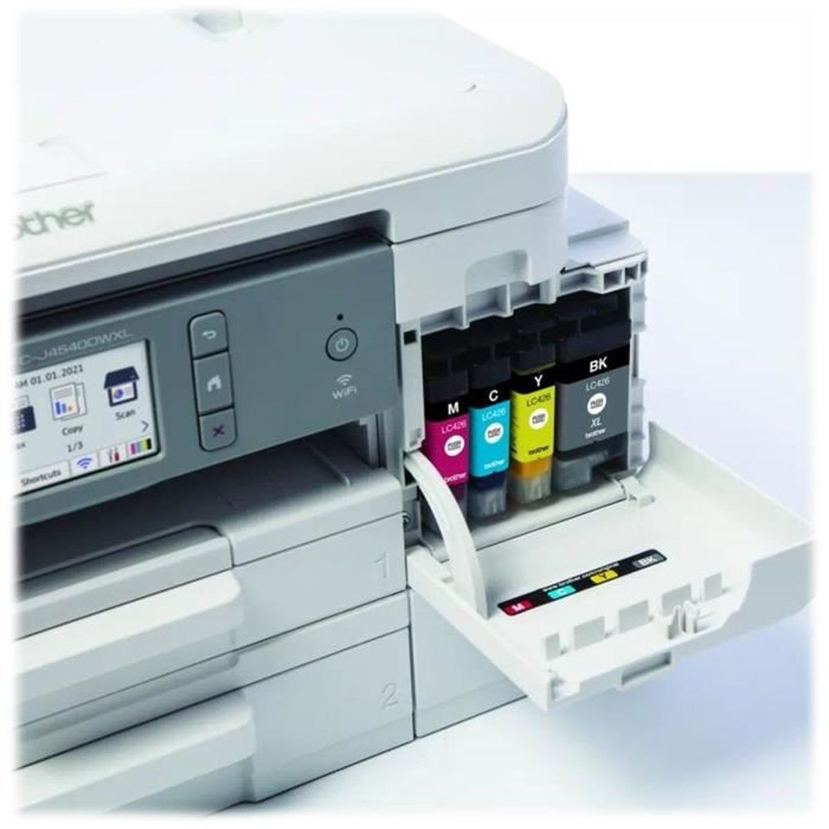 Drukarka Brother pokazująca wkłady atramentowe. Białe tło.