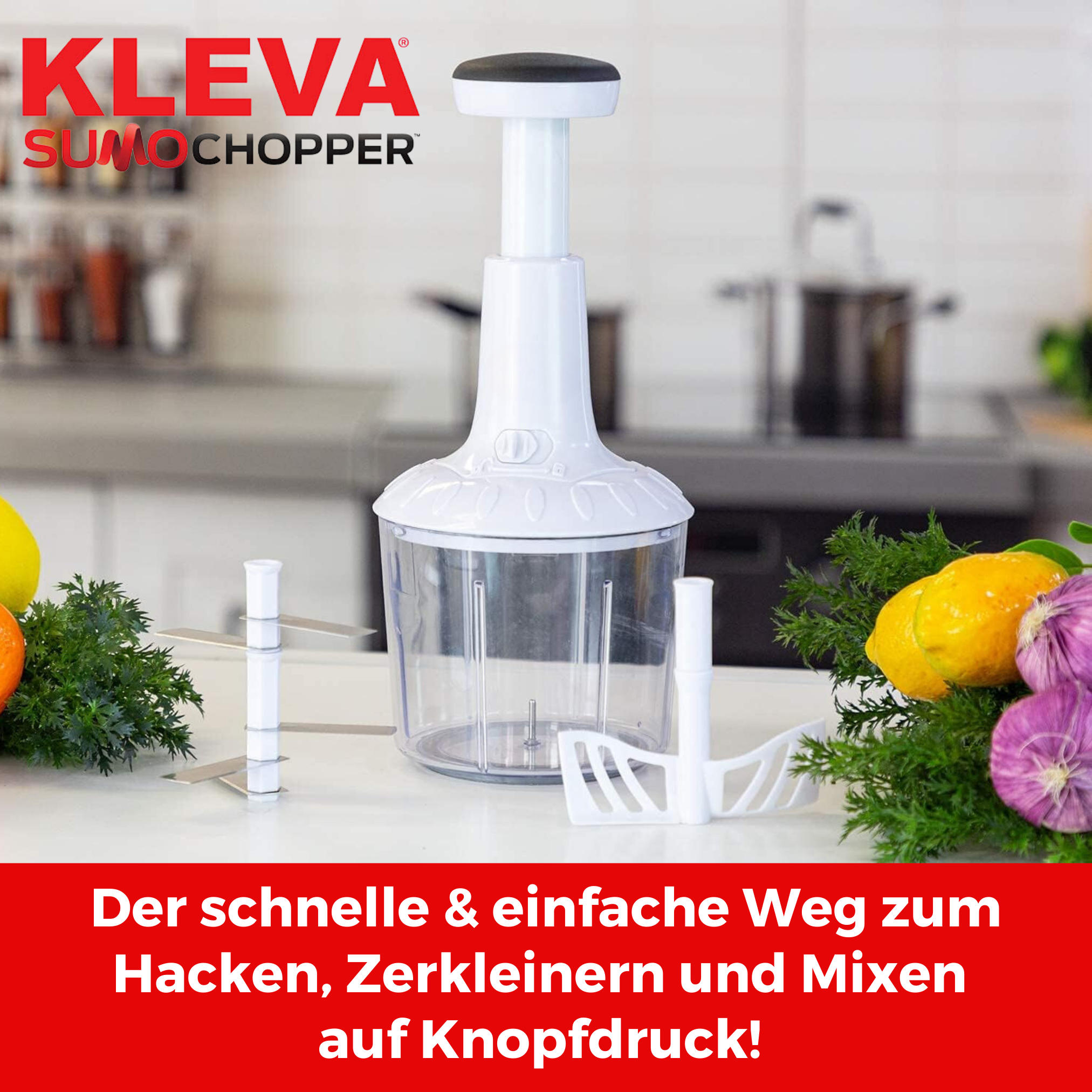 Weißer Kleva Sumo Chopper mit Klingen und Zubehör, auf einer Küchenarbeitsplatte.