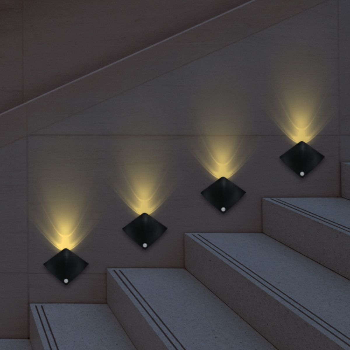 Treppe mit eingebauten quadratischen Lichtern. Gedämpfte Beleuchtung.