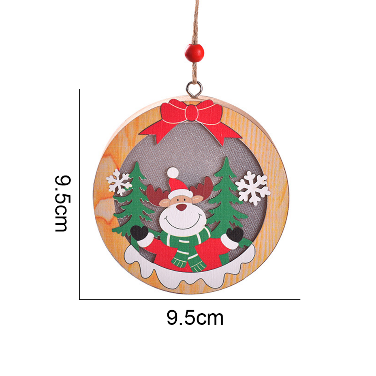 Ein hölzernes Weihnachtsschmuckstück mit Rentier- und Schneeszene.