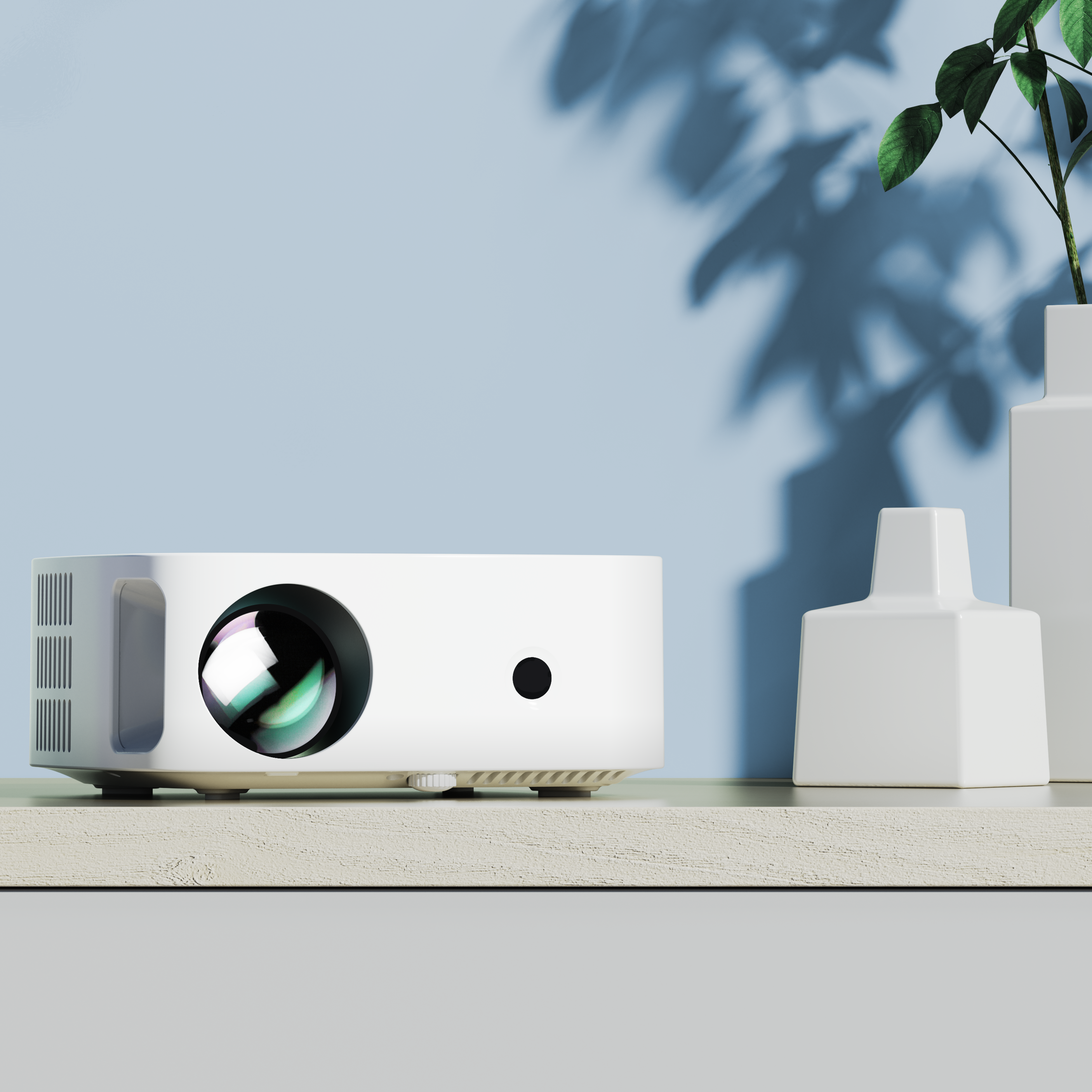 Witte projector op een houten plank met vazen en een blauwe muur op de achtergrond.