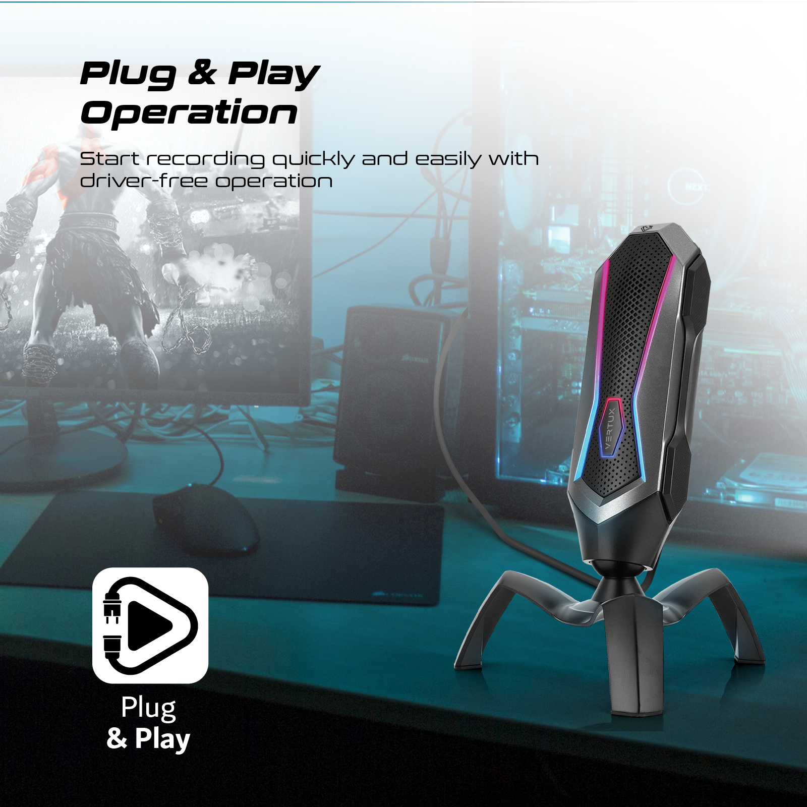 Un microfono da gioco nero con supporto, su una scrivania blu di fronte a una configurazione informatica.
